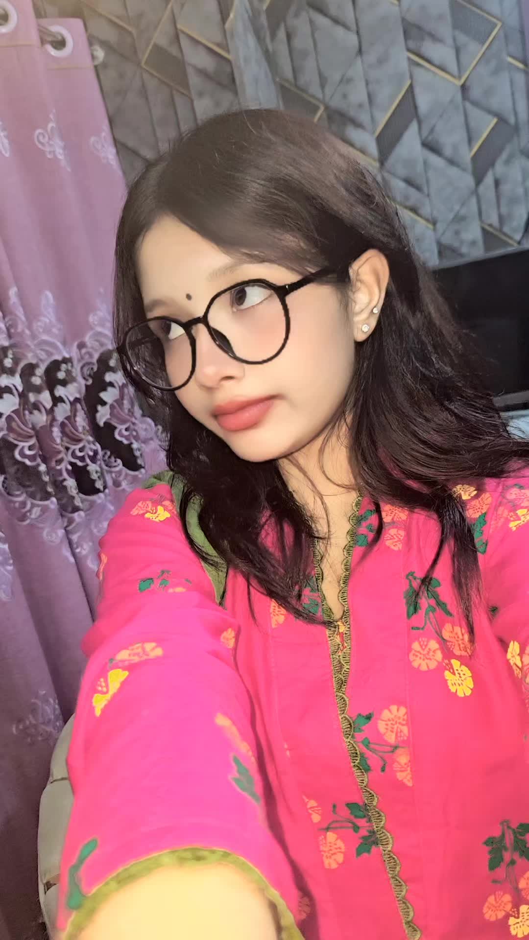 @👅