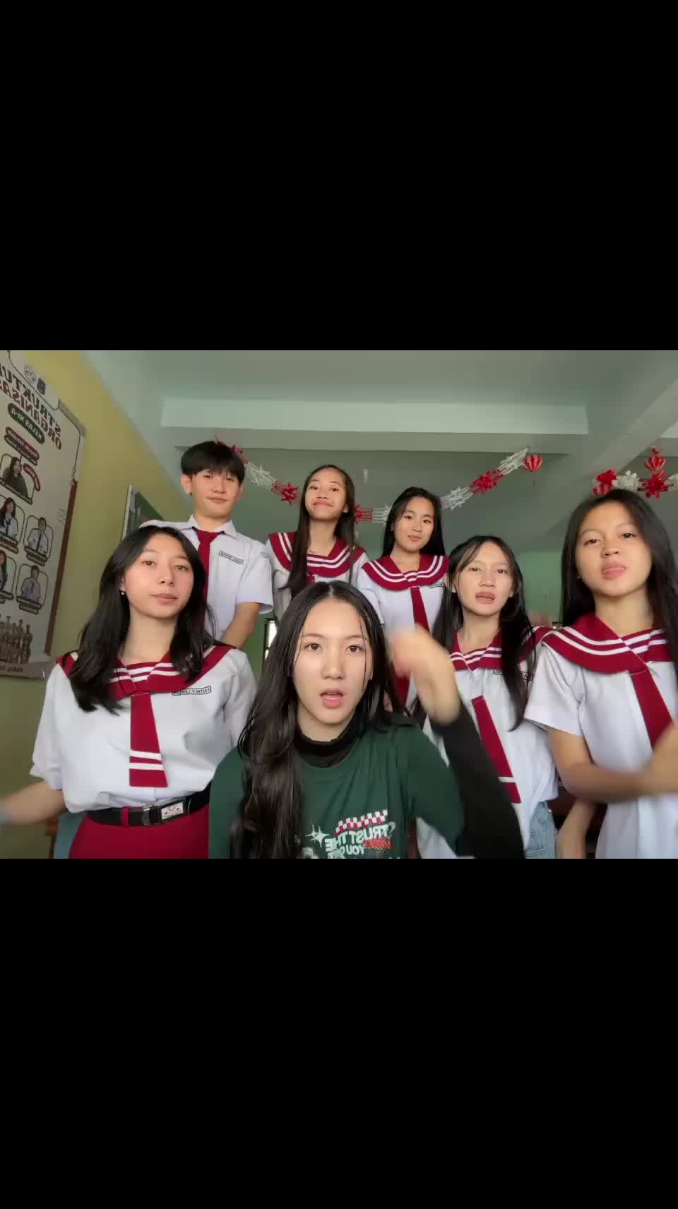 @𝐜𝐞𝐥𝐢𝐧𝐞.