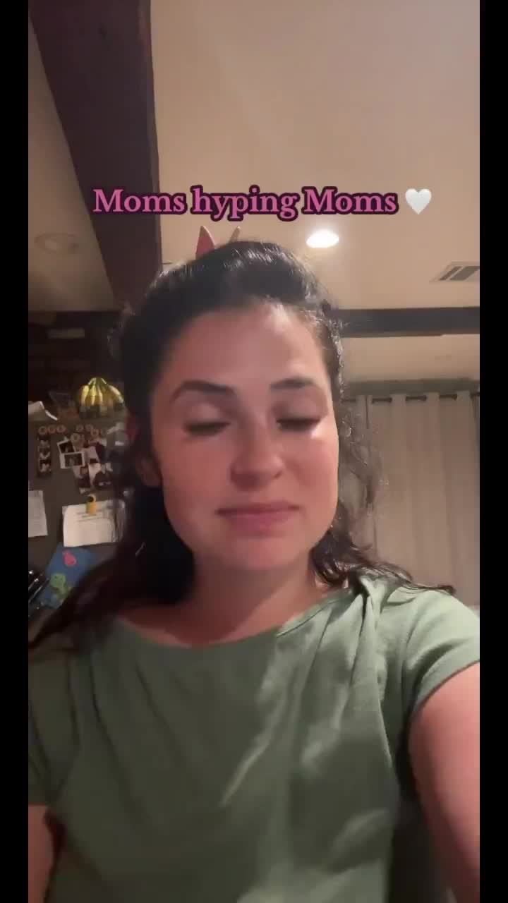 @sarah | spilledcoffeemom ☕️