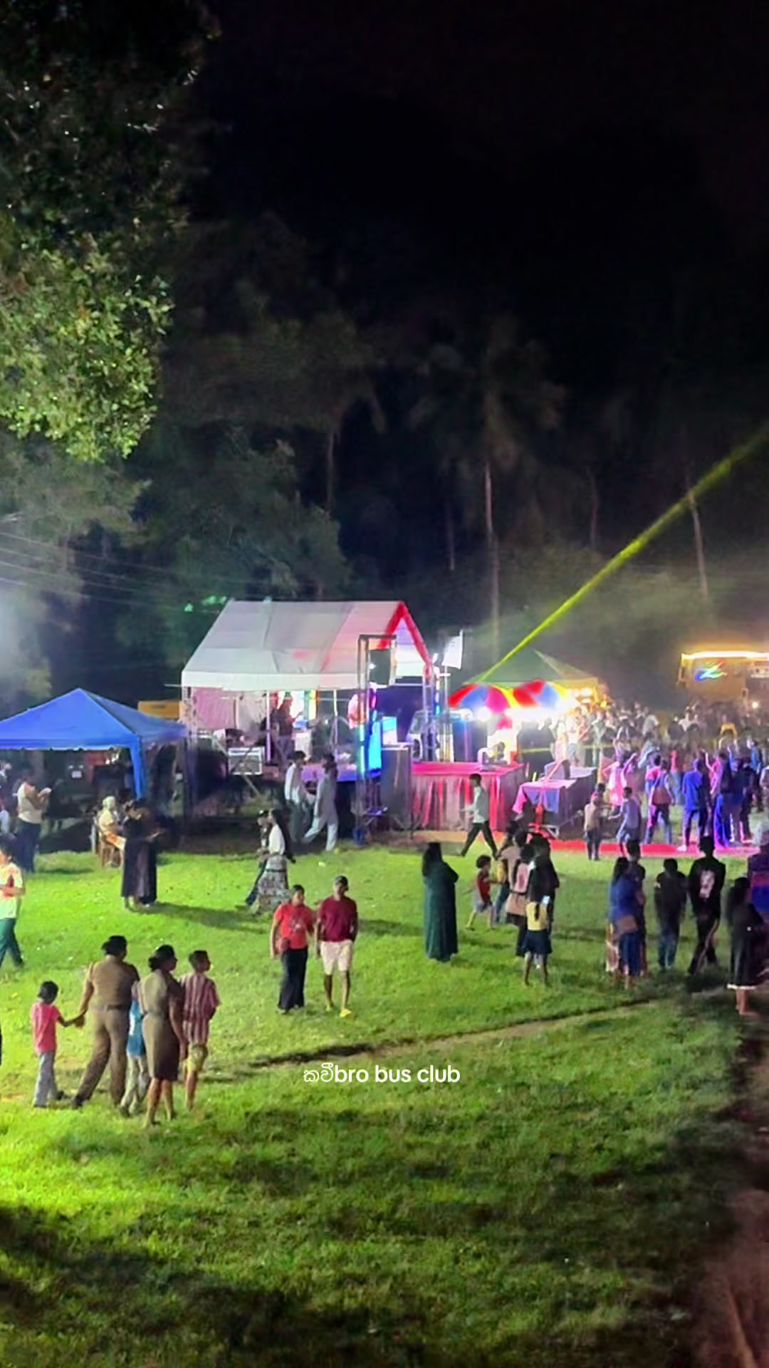 @කවී🇧 🇷 🇴 🄱🅄🅂 𝐂𝐋𝐔𝐁