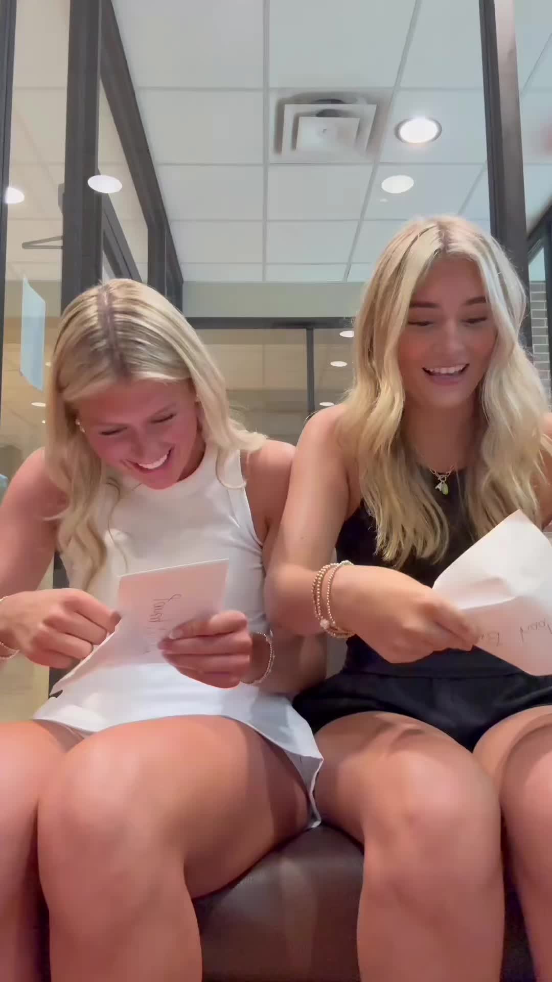 @itsjaneyphillips