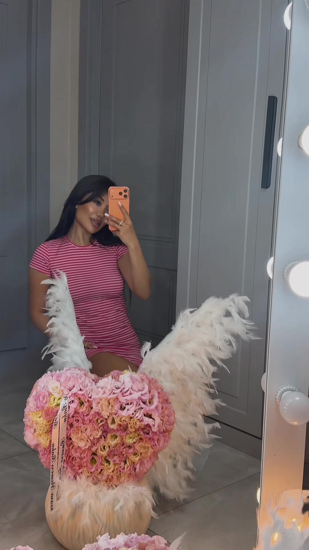 @Ay3sell