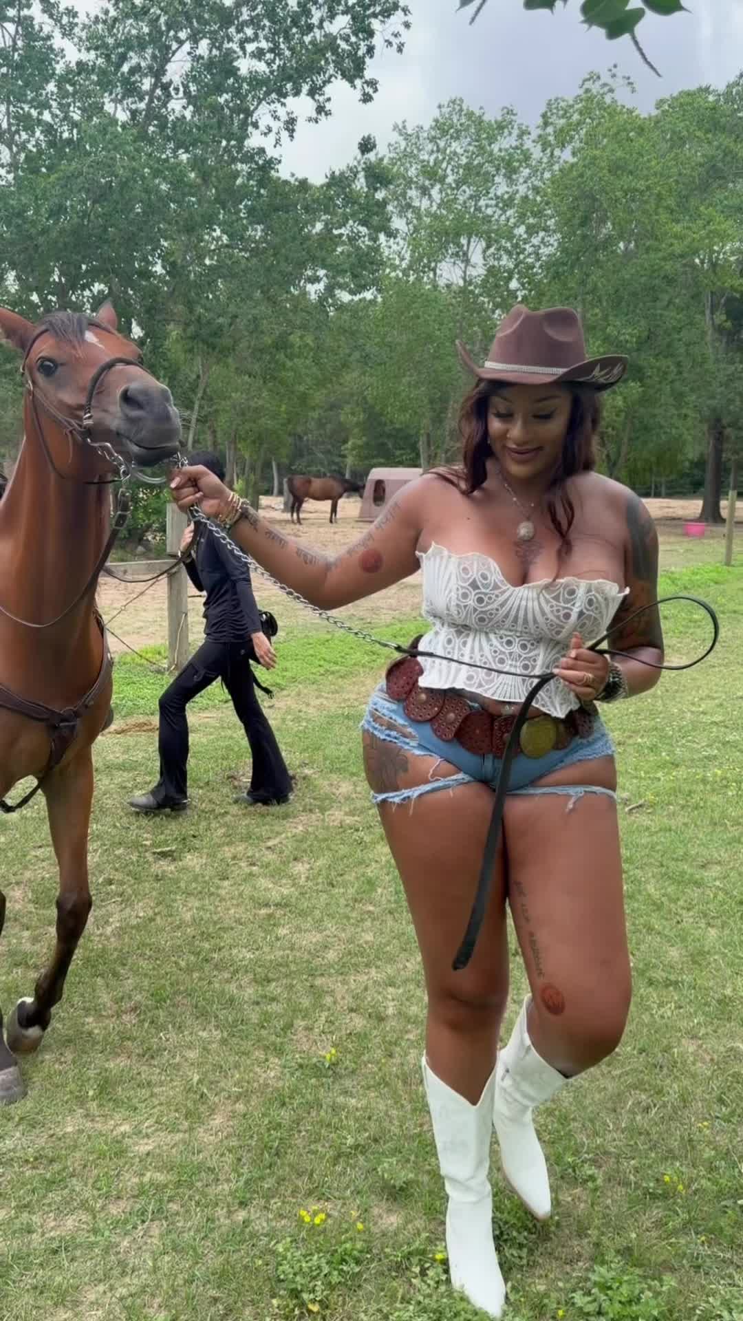 @Ifeoma_sophia