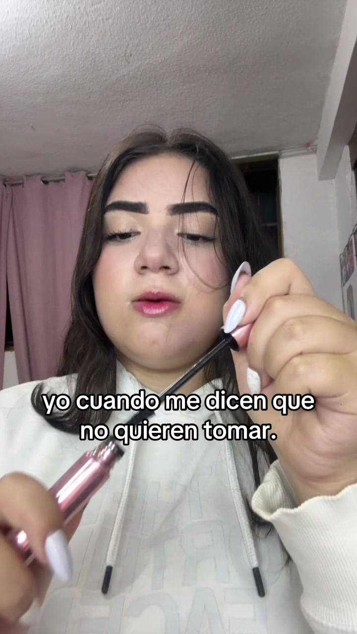 @valevicky_