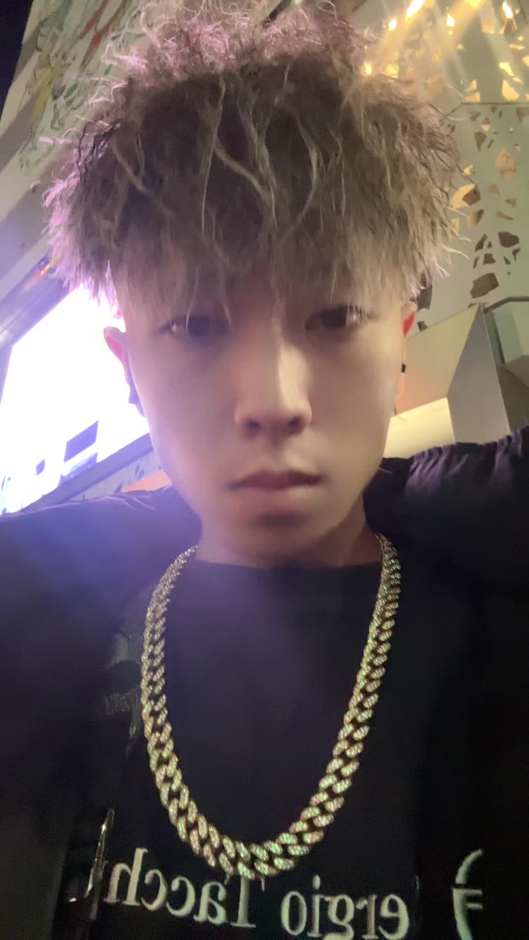 @麒麟🖤