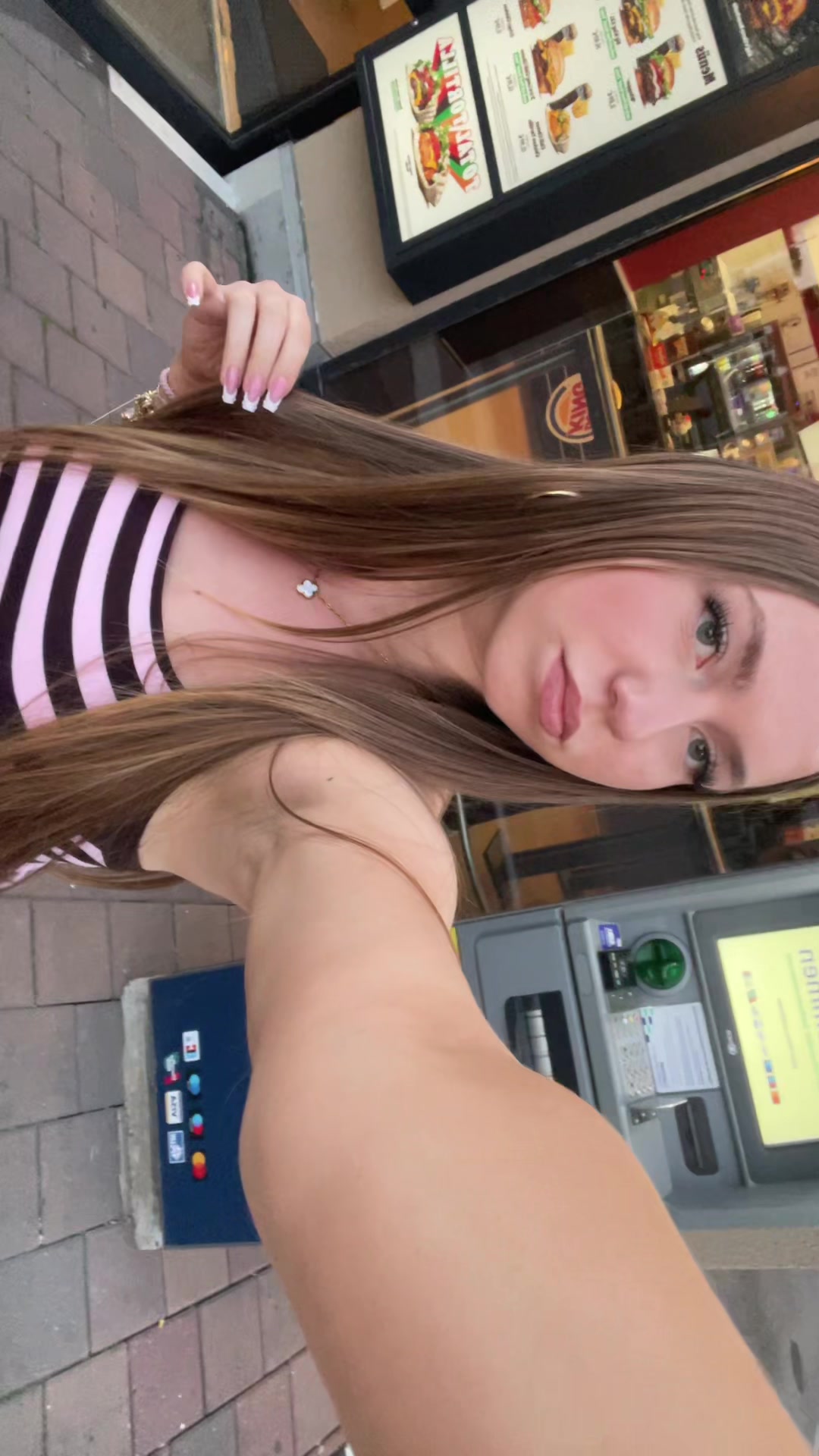 @Helena✨