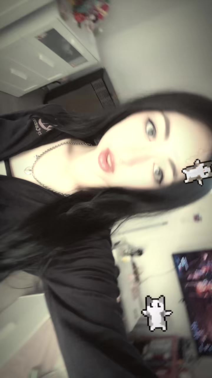 @Juli 🦇