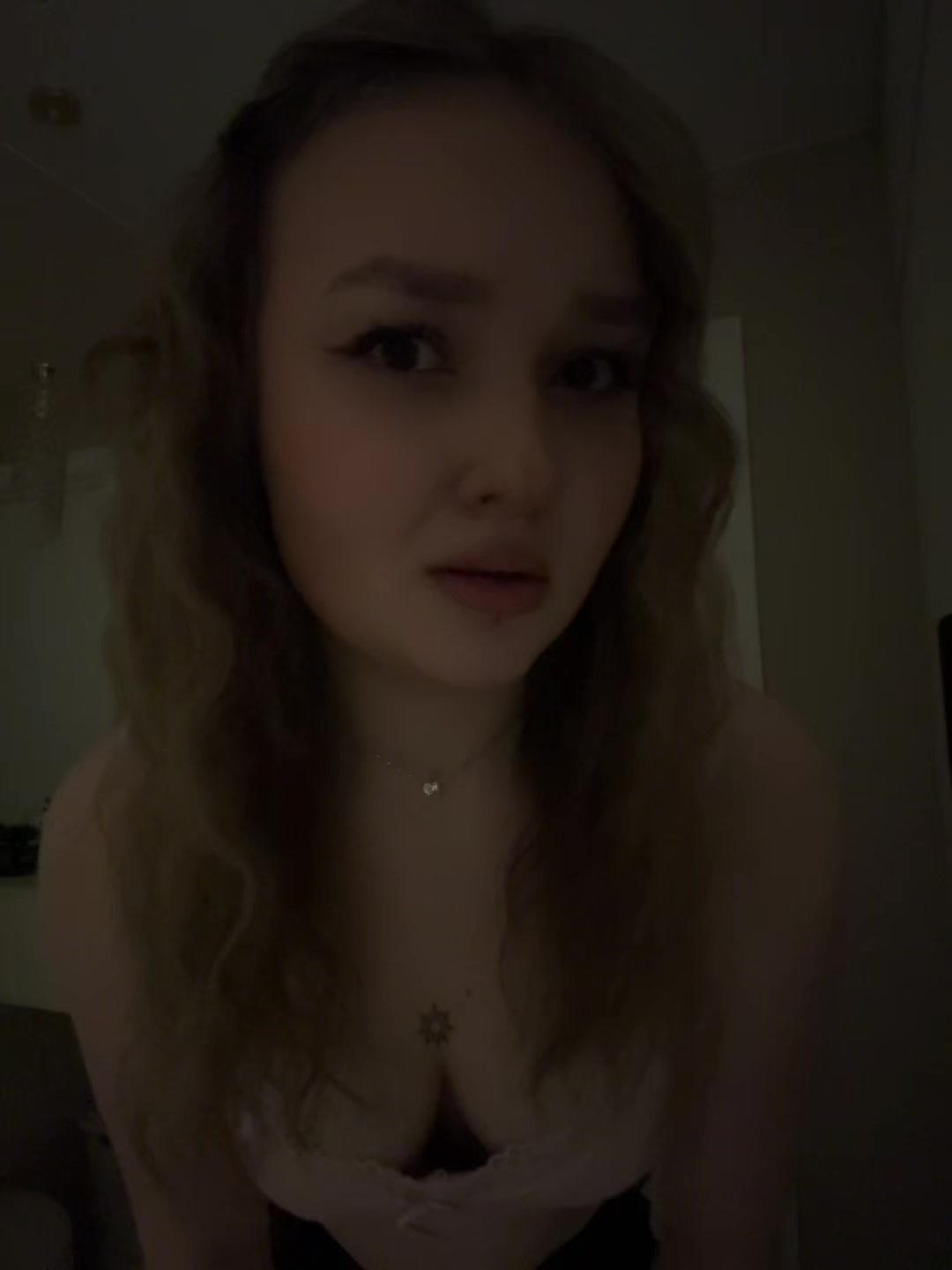 @полина🧸