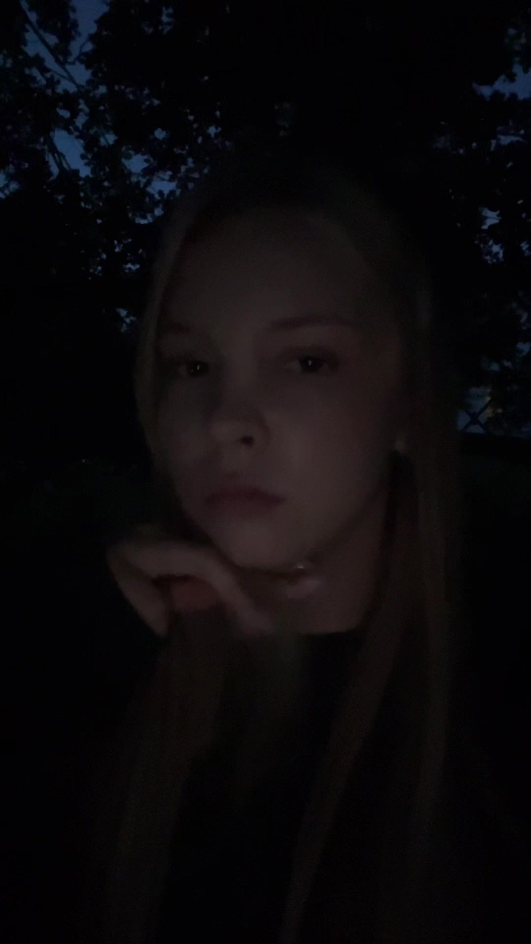 @𝐠𝐨𝐬𝐬𝐢𝐩 𝐠𝐢𝐫𝐥