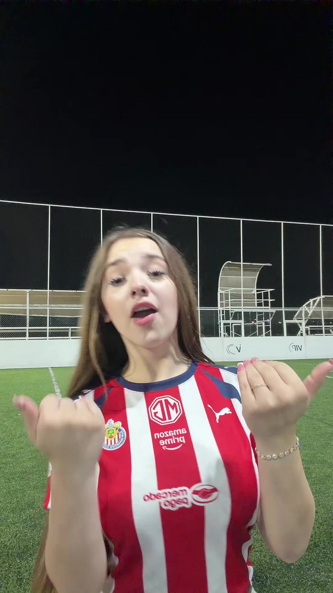 @charlychivas10