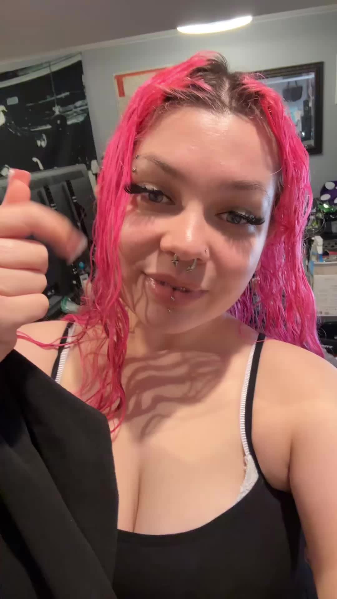@mshellolitty
