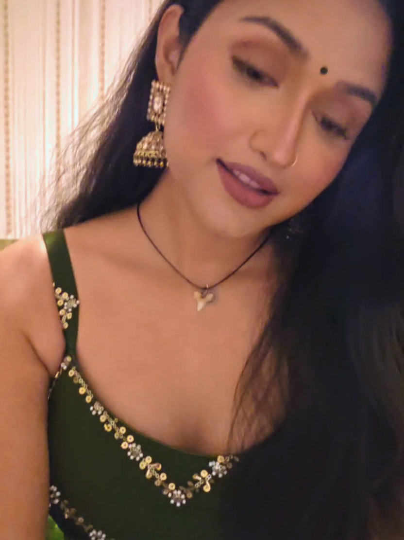 @🌊 Priyanka 🤍 🦈