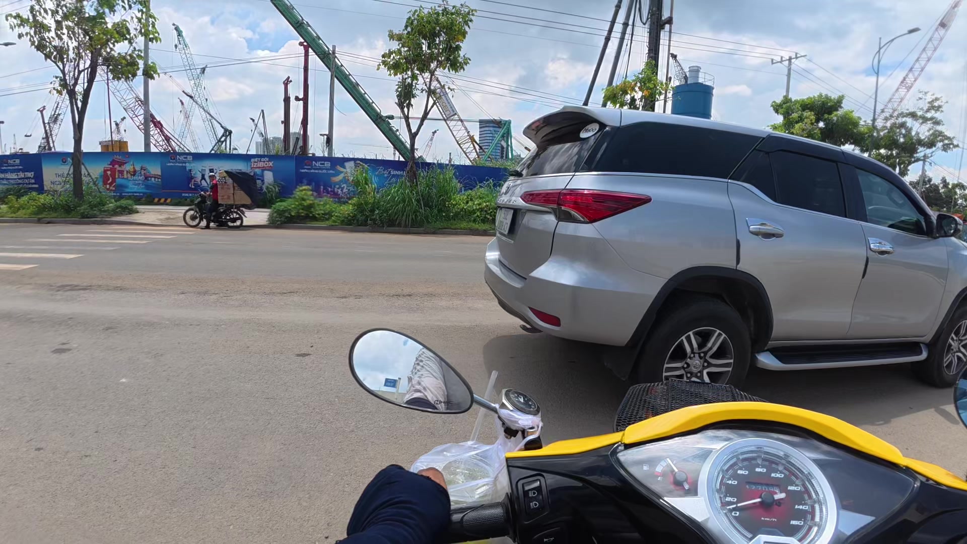 @Long Quận 9