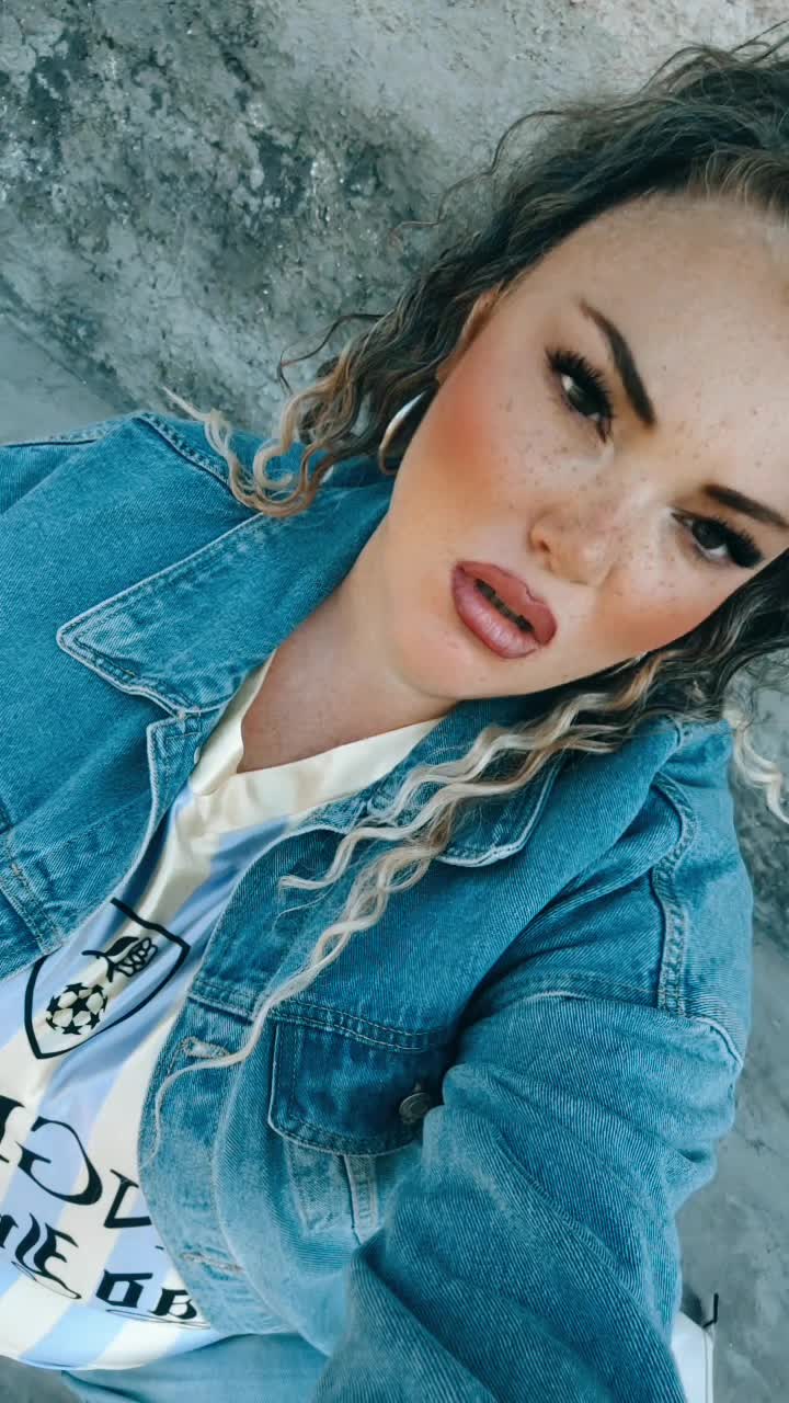 @Jessy 💙💜💙