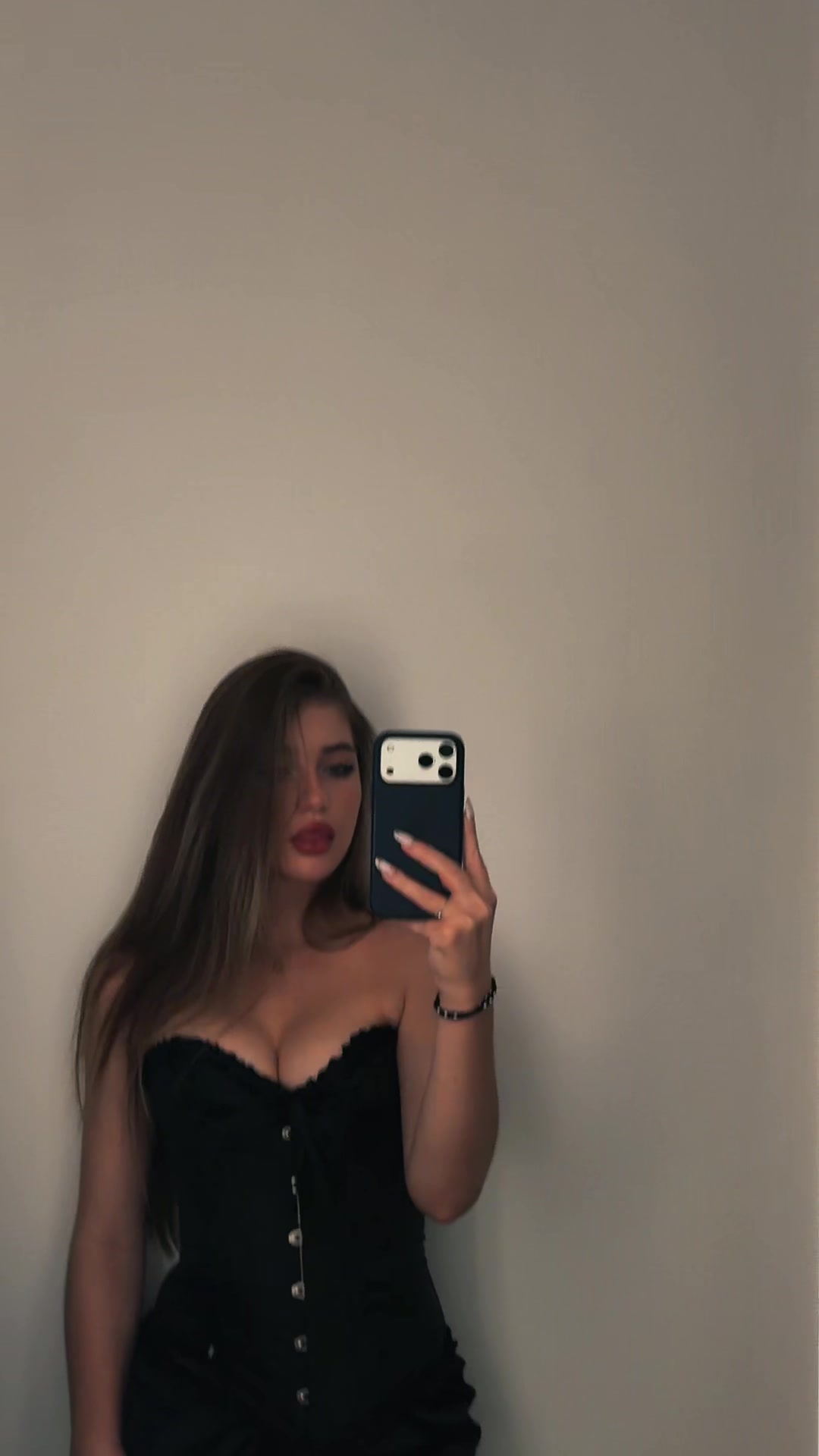 @николь.