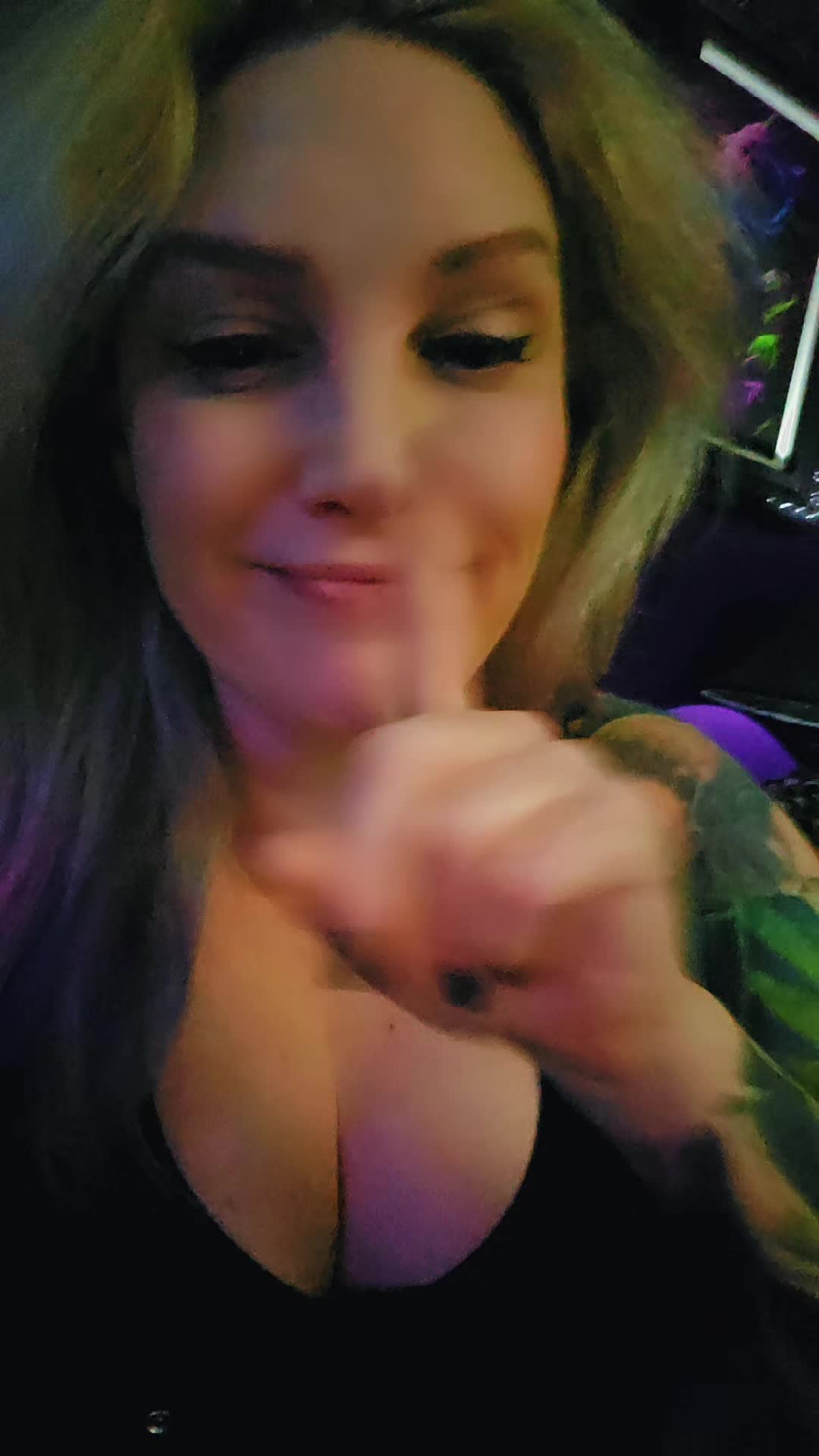 @TheMoistQueen ®️