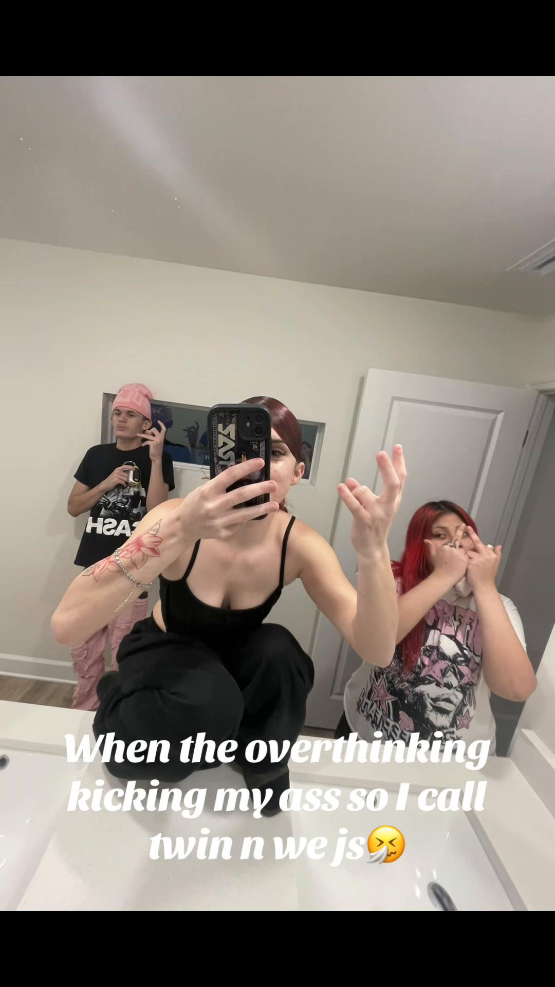 @️