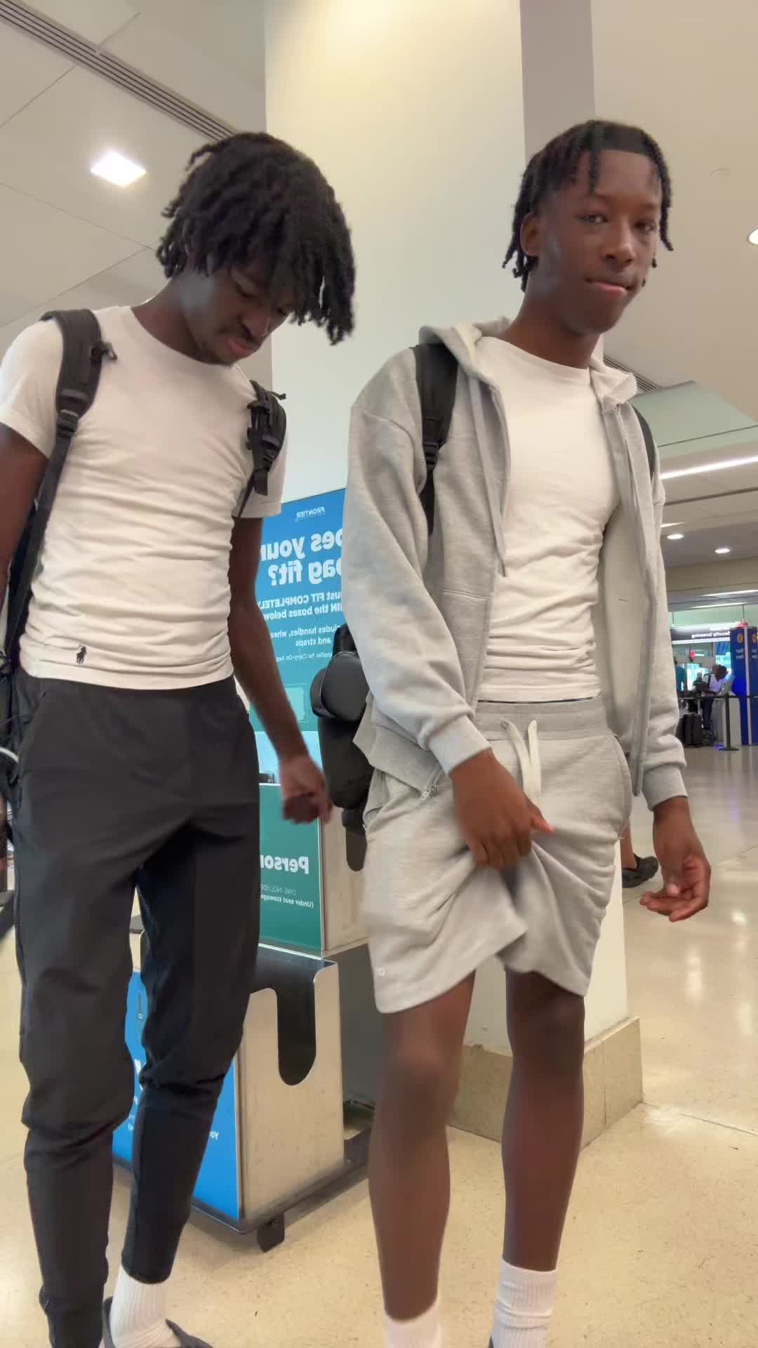 @️