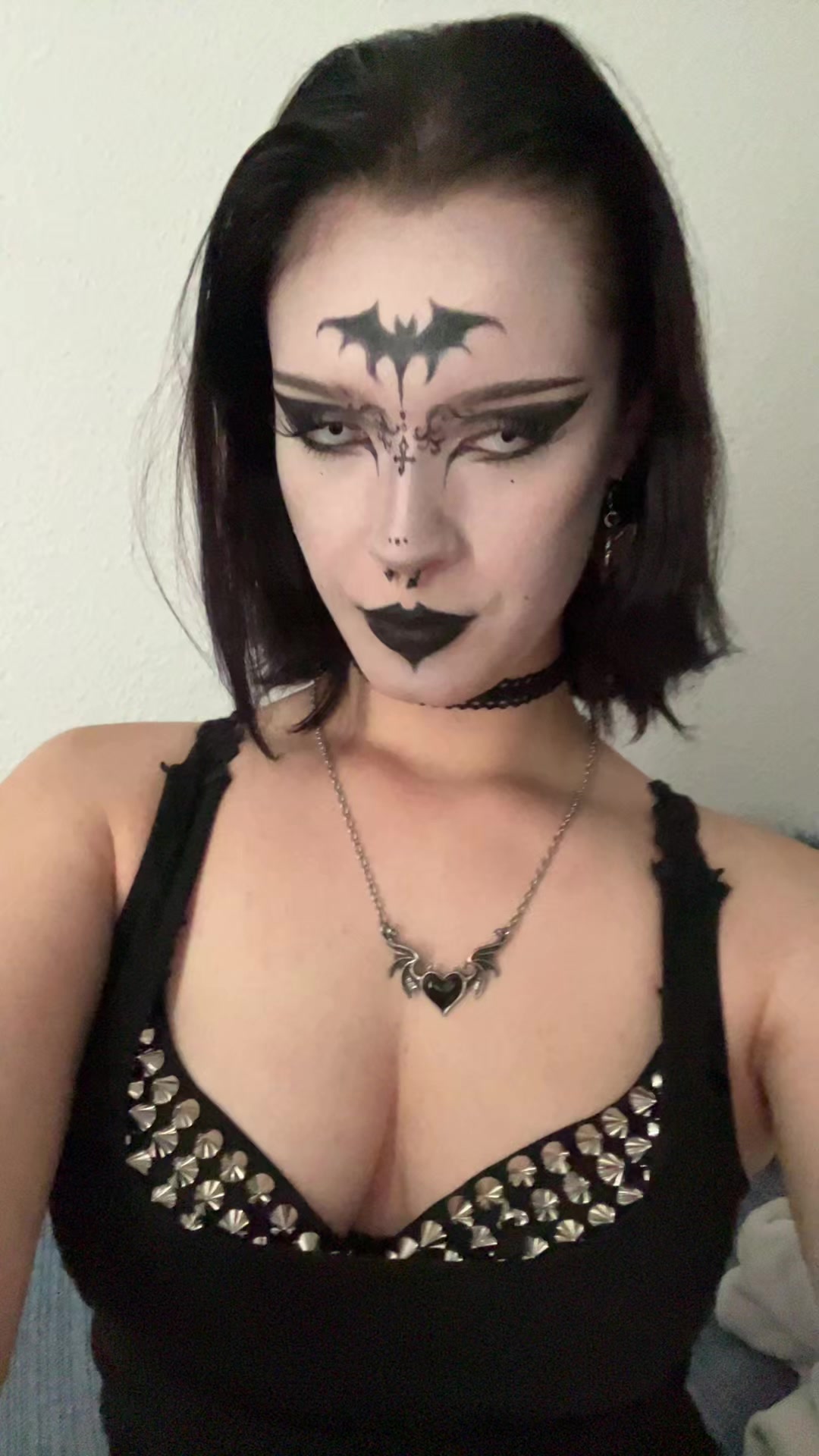 @Klara🧟♀️