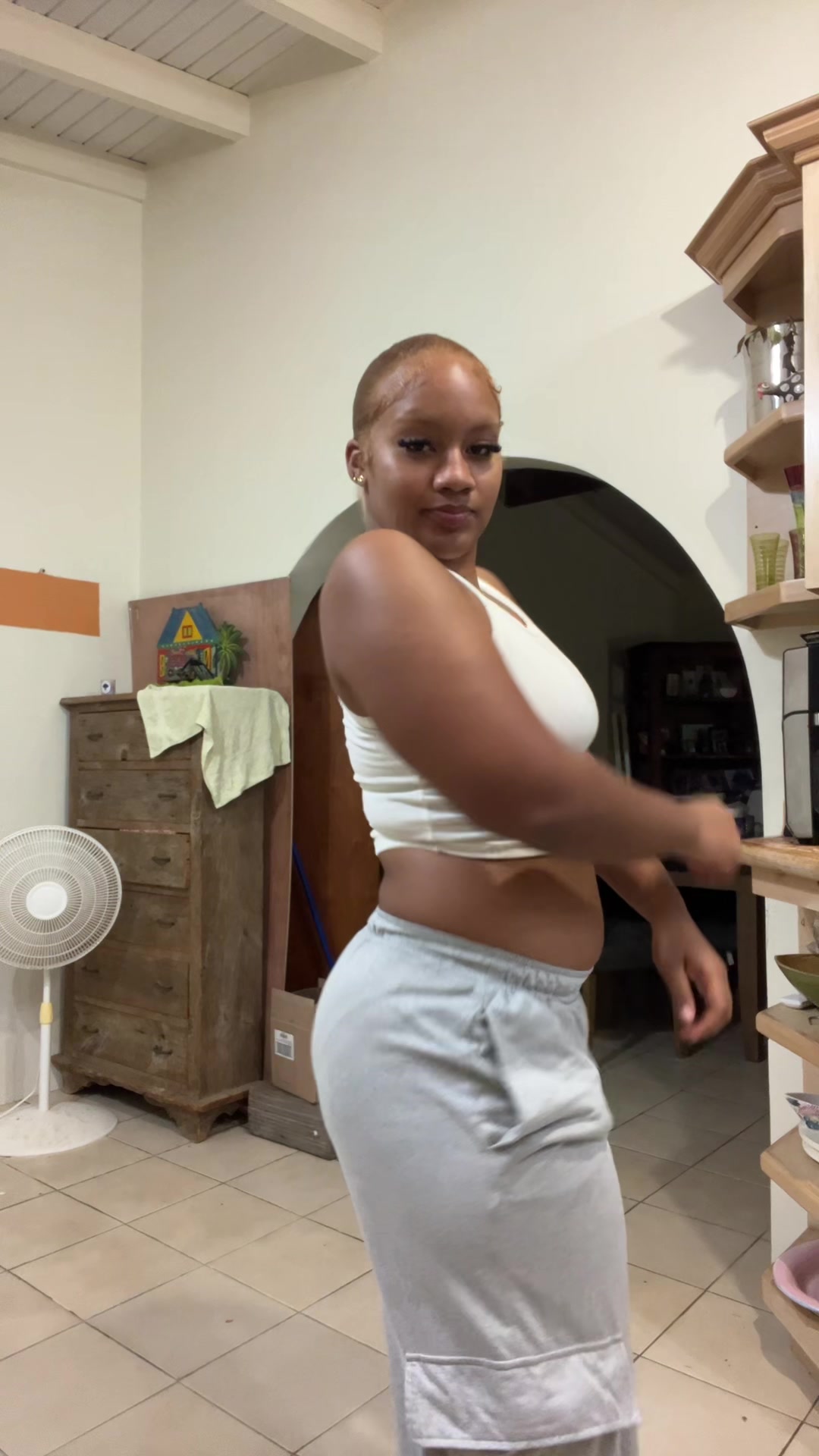 @sisi.next.door