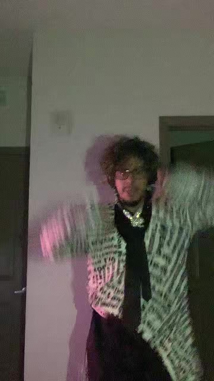 @itsfashionari