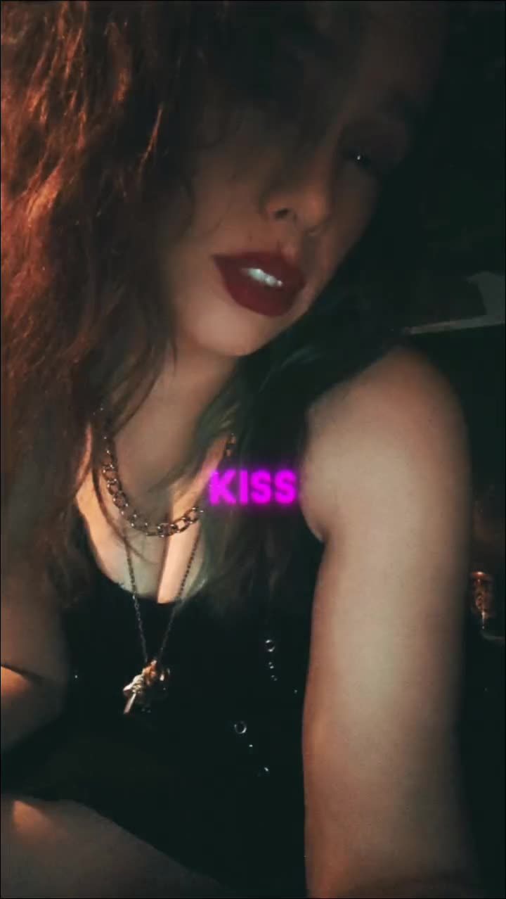 @TwiztdVixen