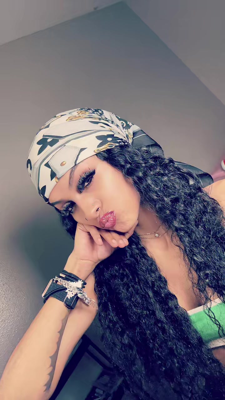@thareal.christina._
