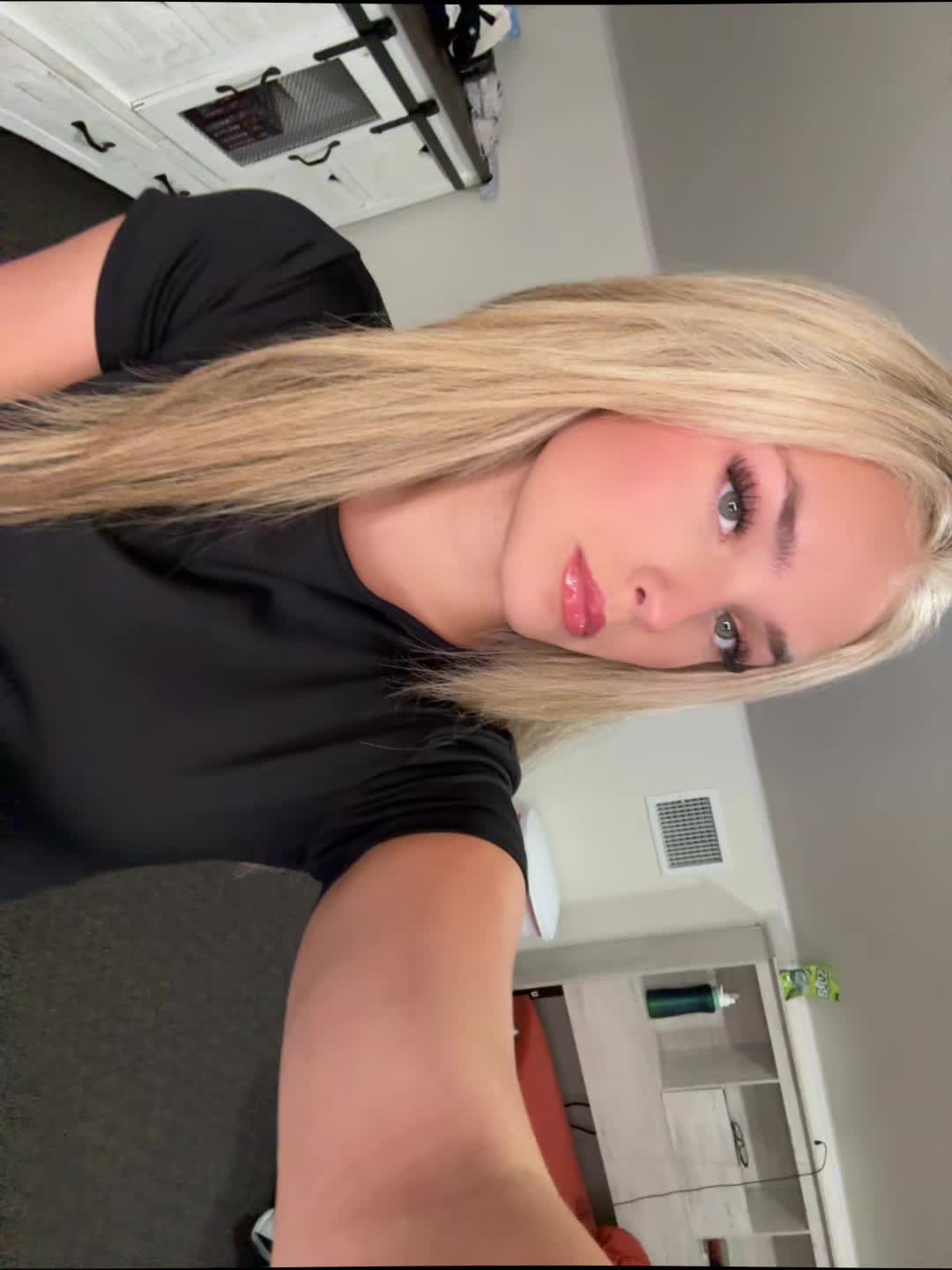 @Zoey🎱🍒♠️