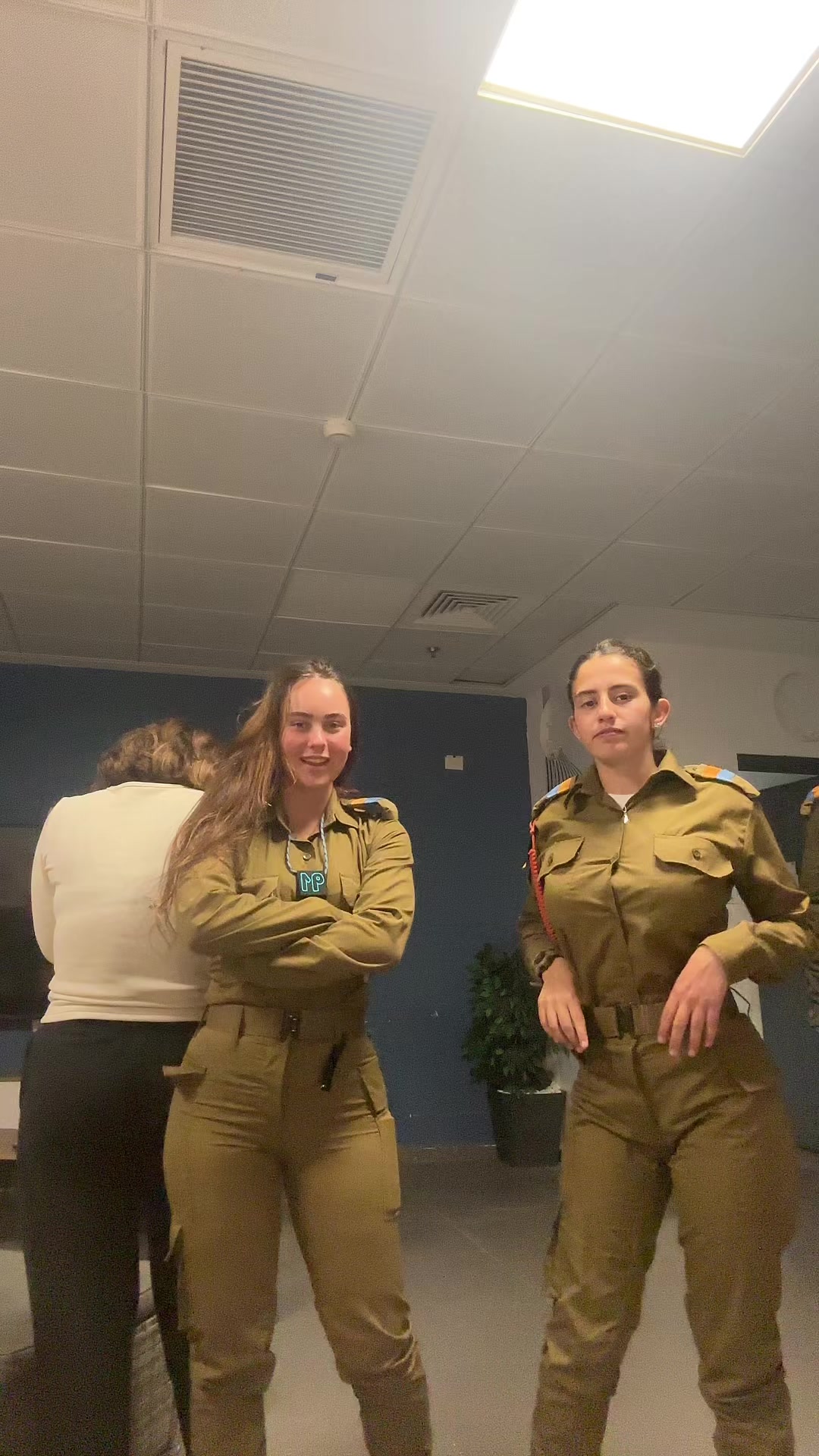@Nettasemble1