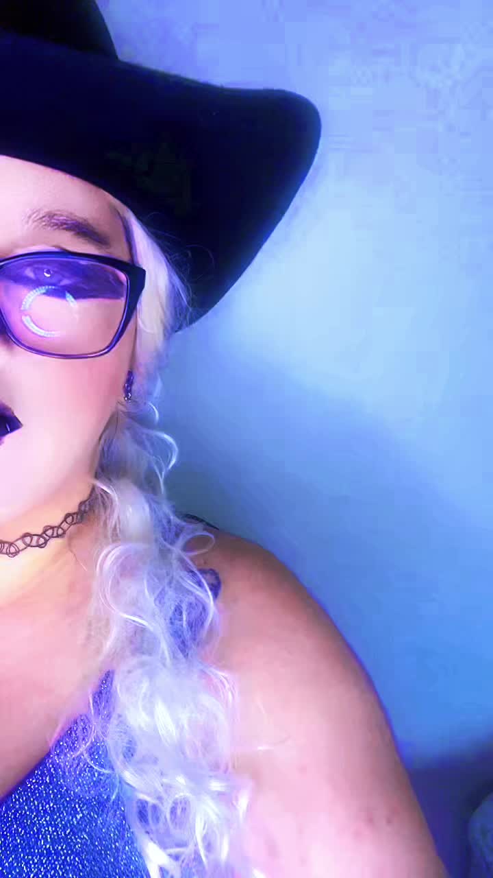 @sp00ky_treats