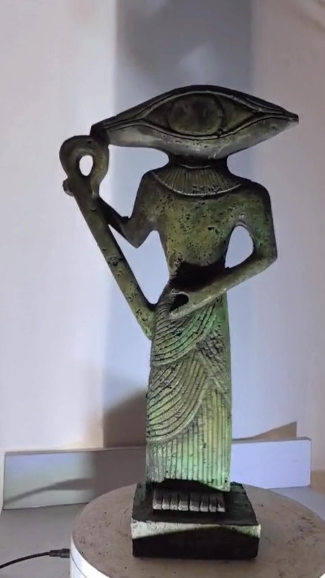 @Aliencarvings