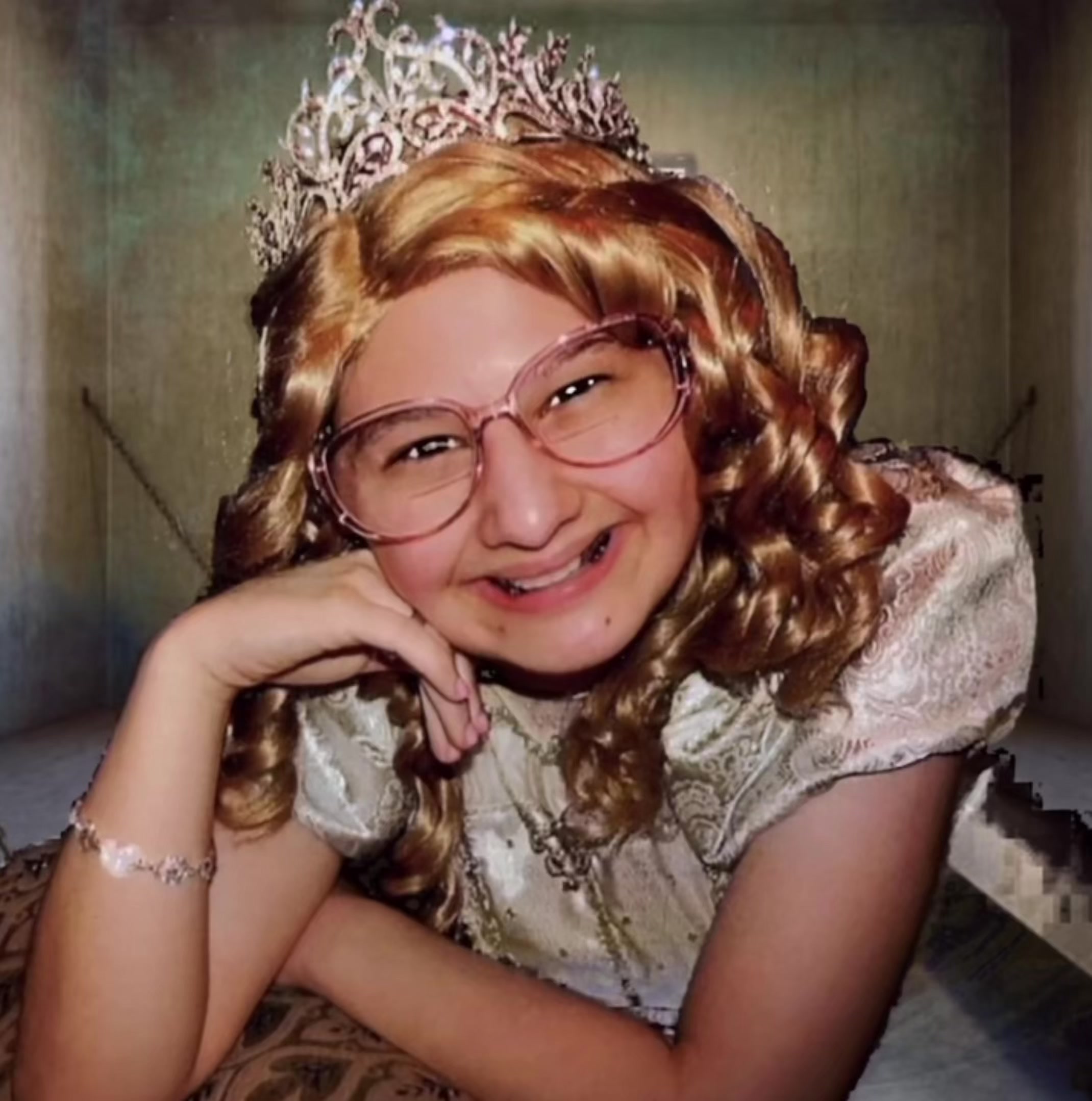 @studiedmycrown