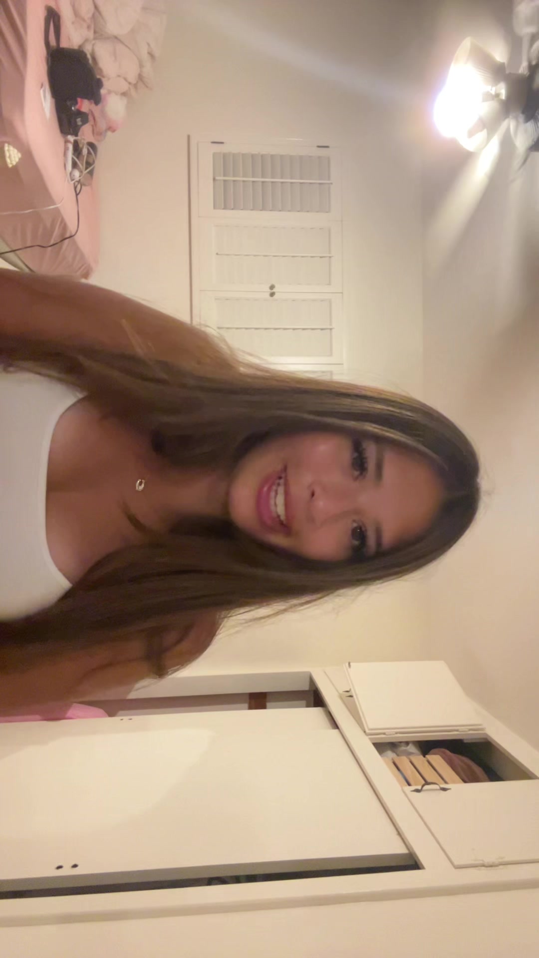 @✮