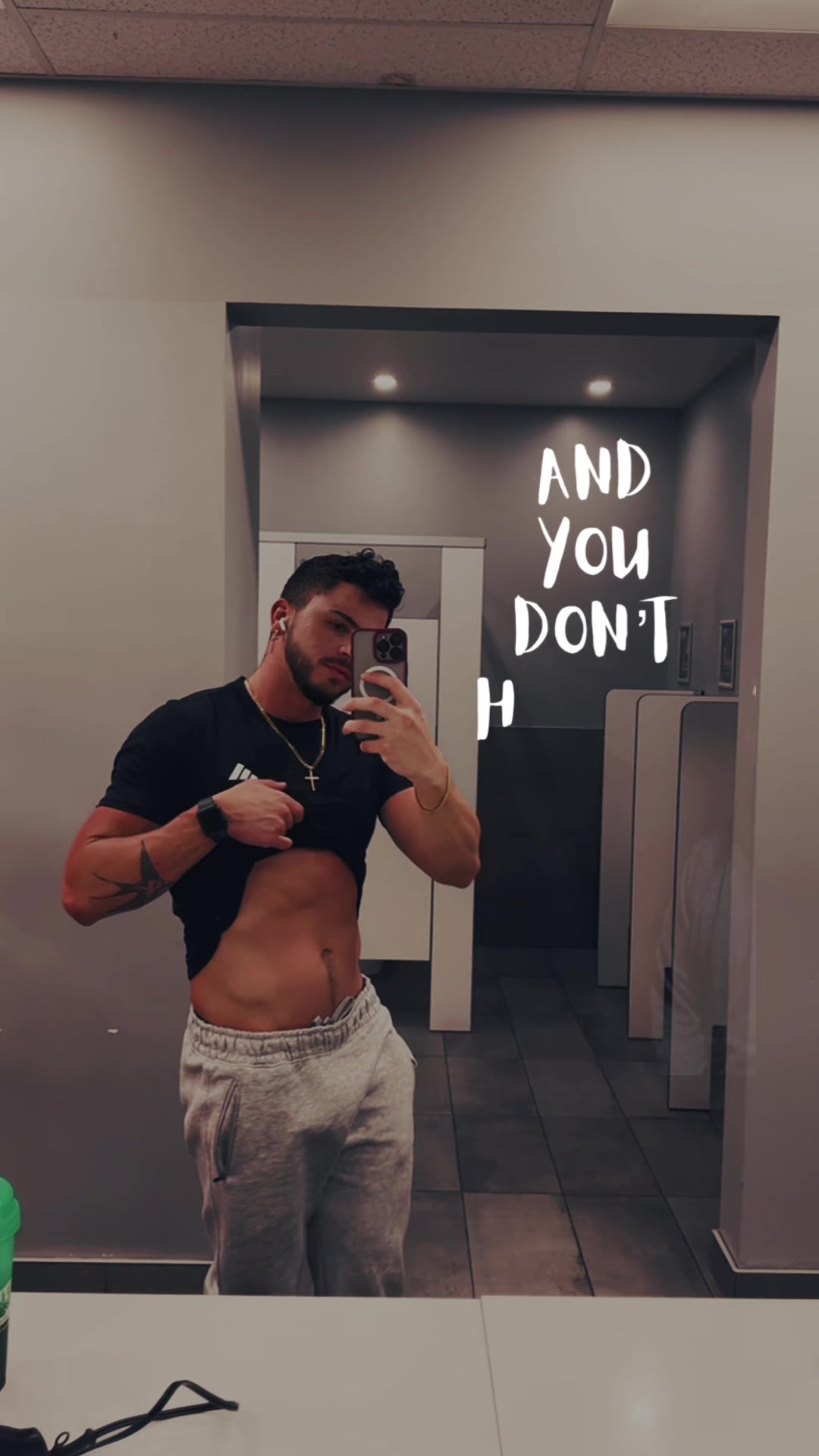 @Alejandro ๐ฆ
๐๐