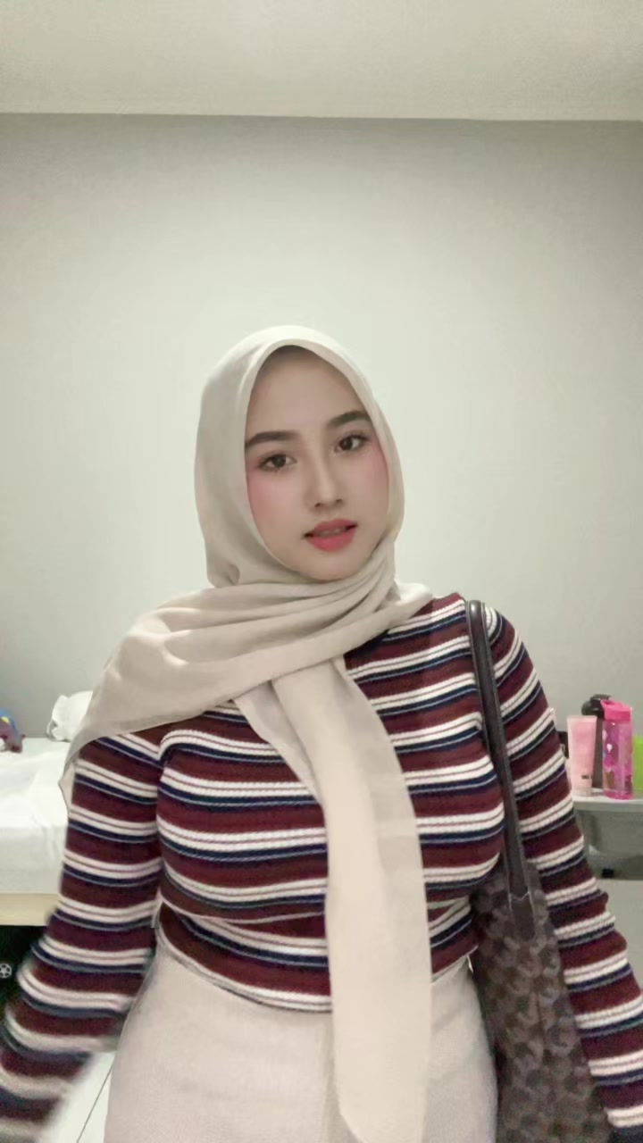 @Azura