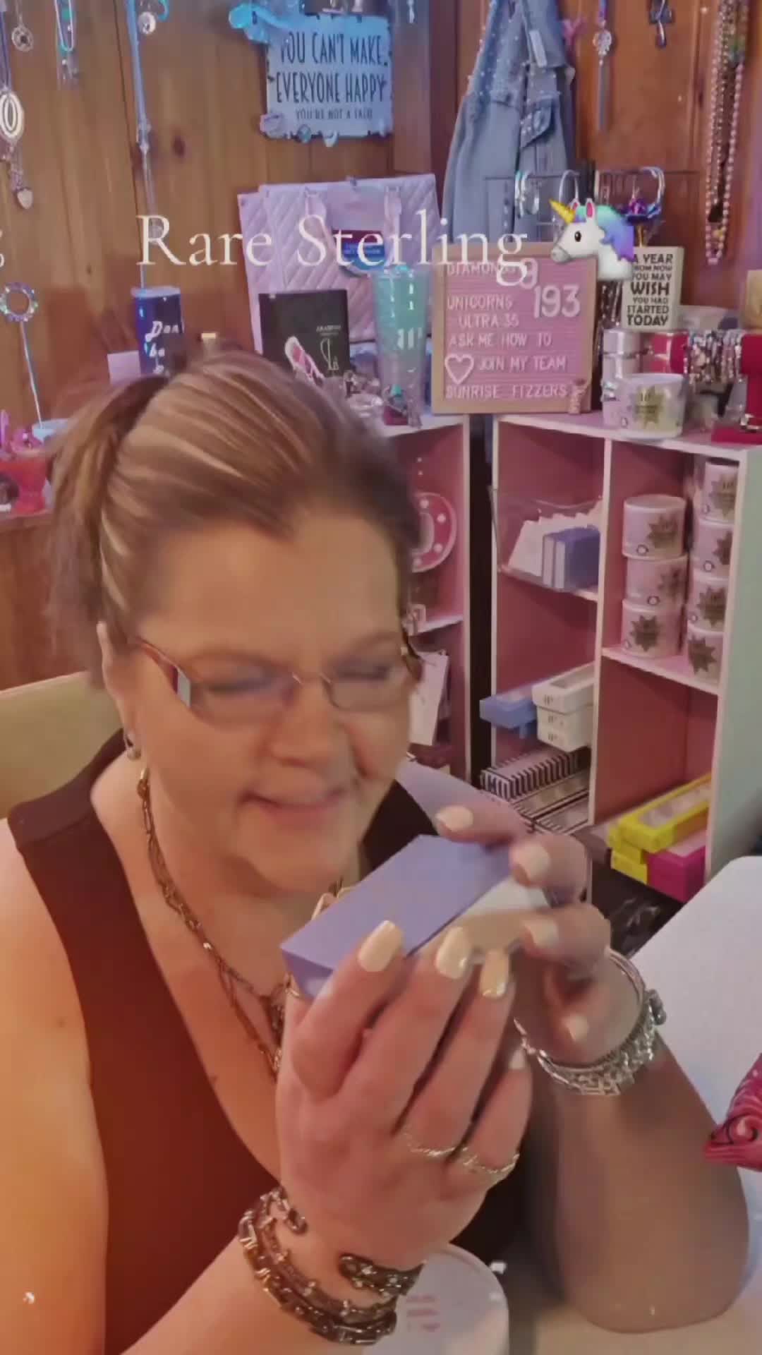 @BoyMomFizzySunrise 💞