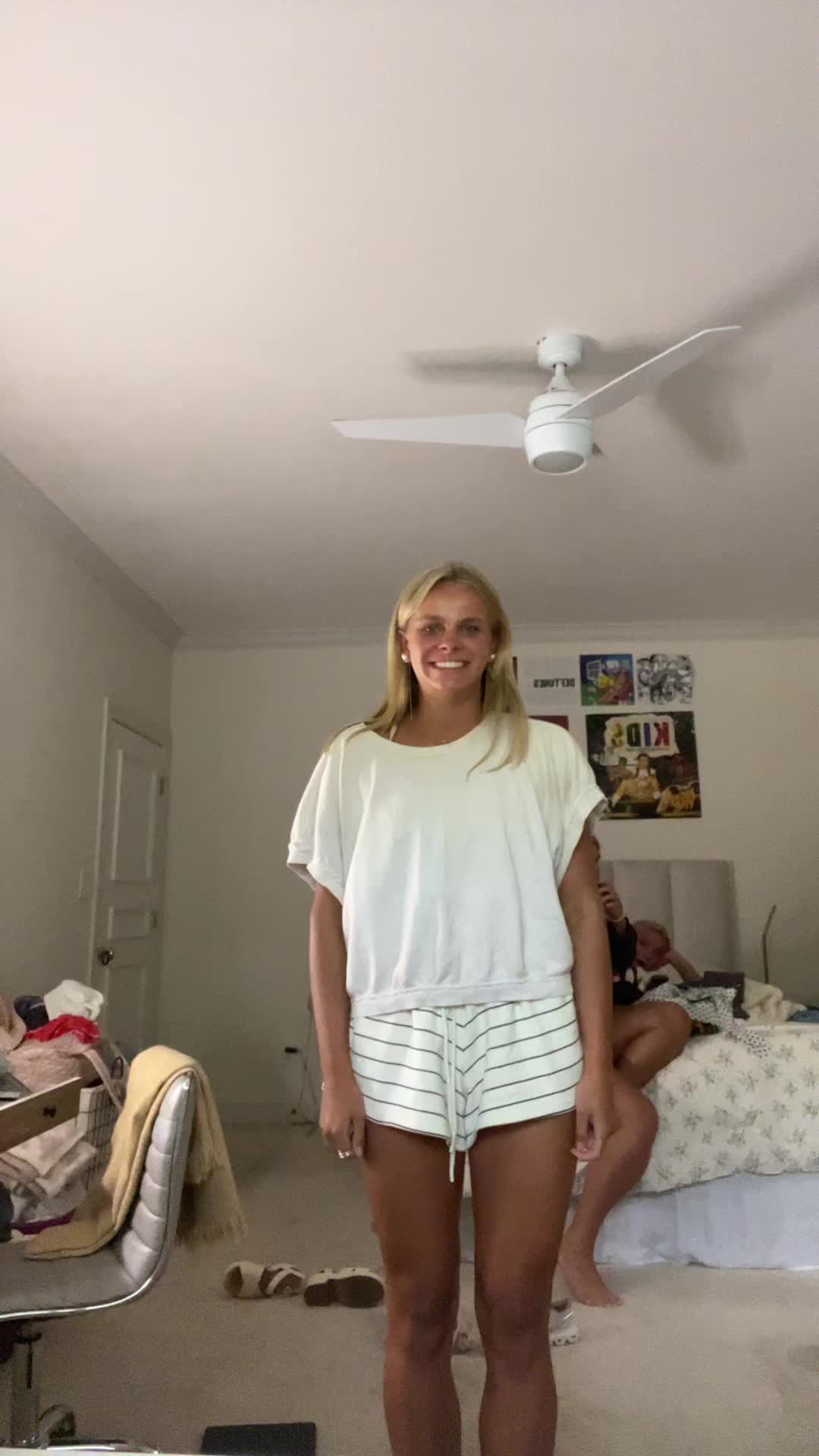 @clarrr990