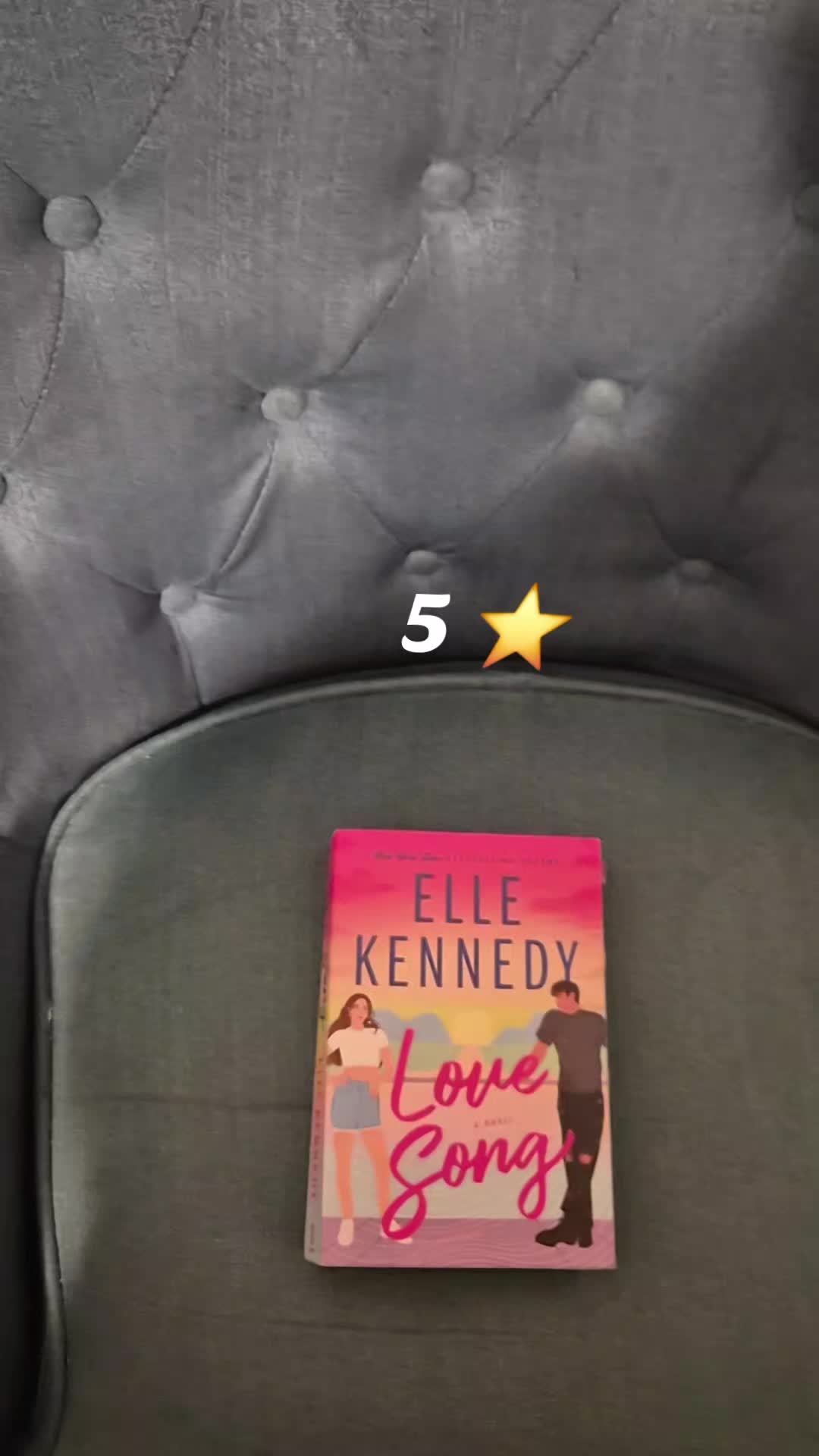 @Christina's Book Corner 📚