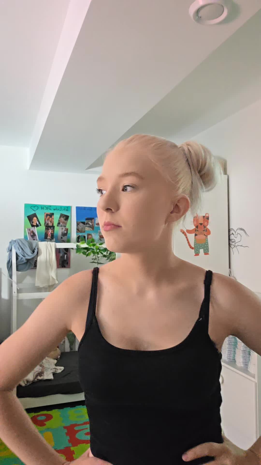@angelina171205