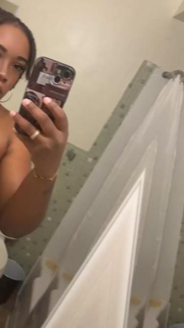 @AunyeaaF.