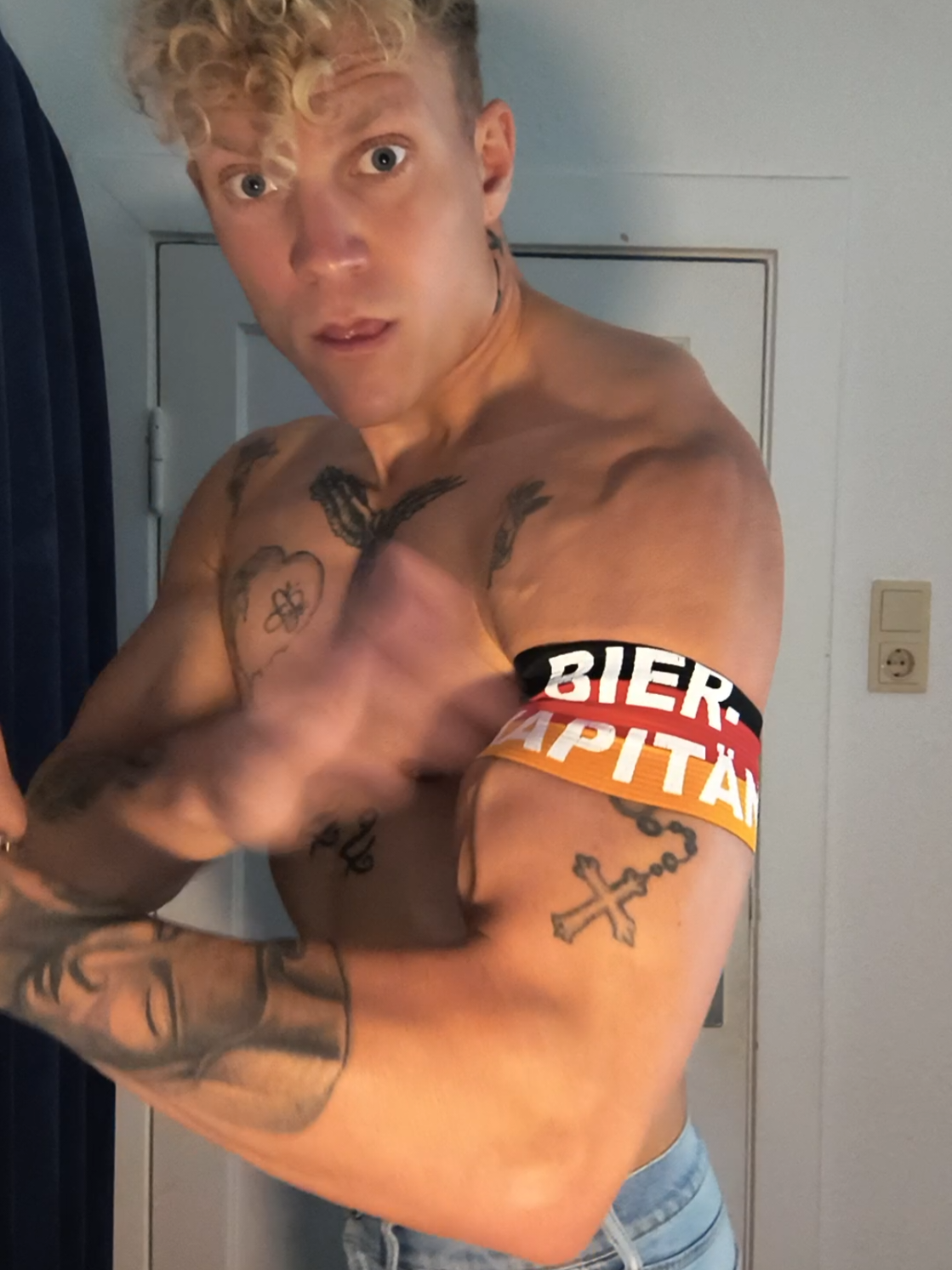 @KingJulien🤴🏼