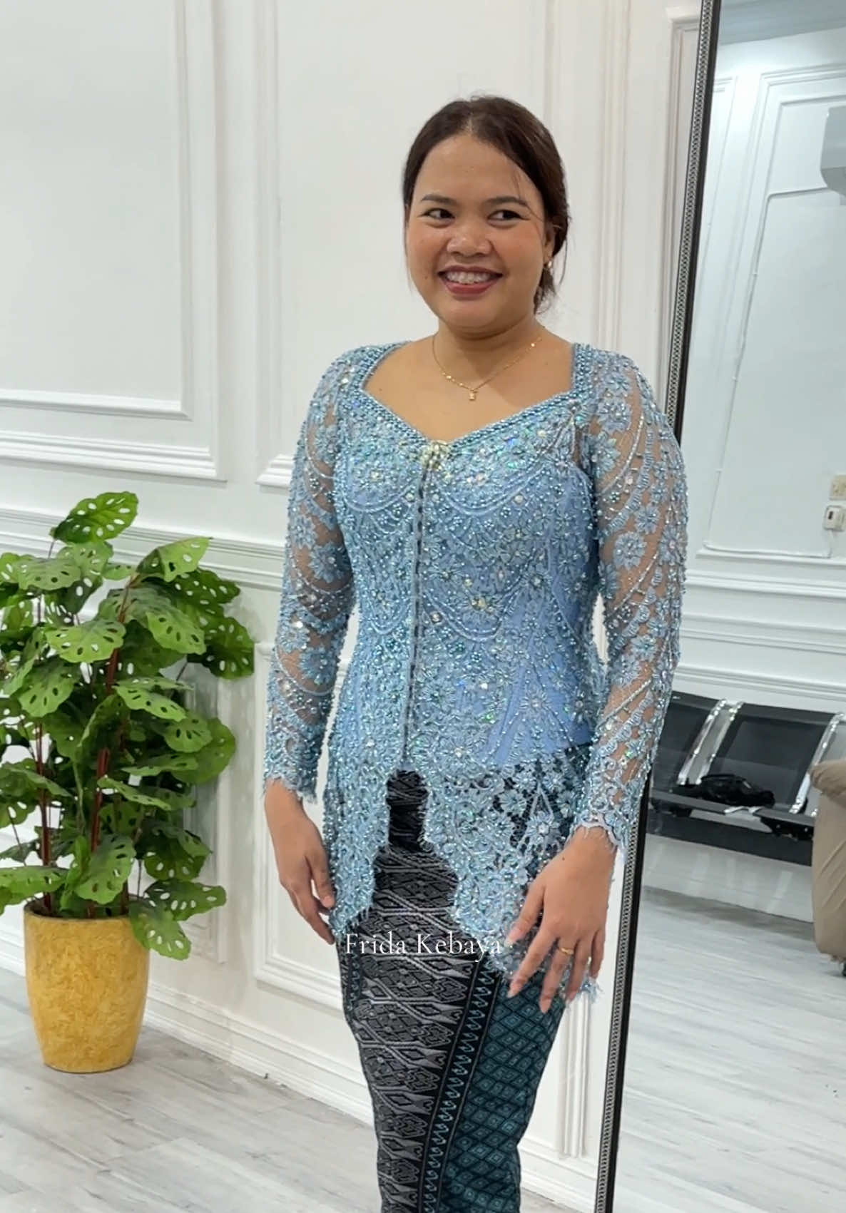 @Frida_Kebaya