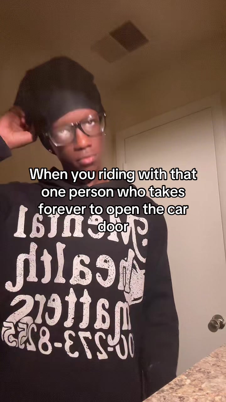 @⃟