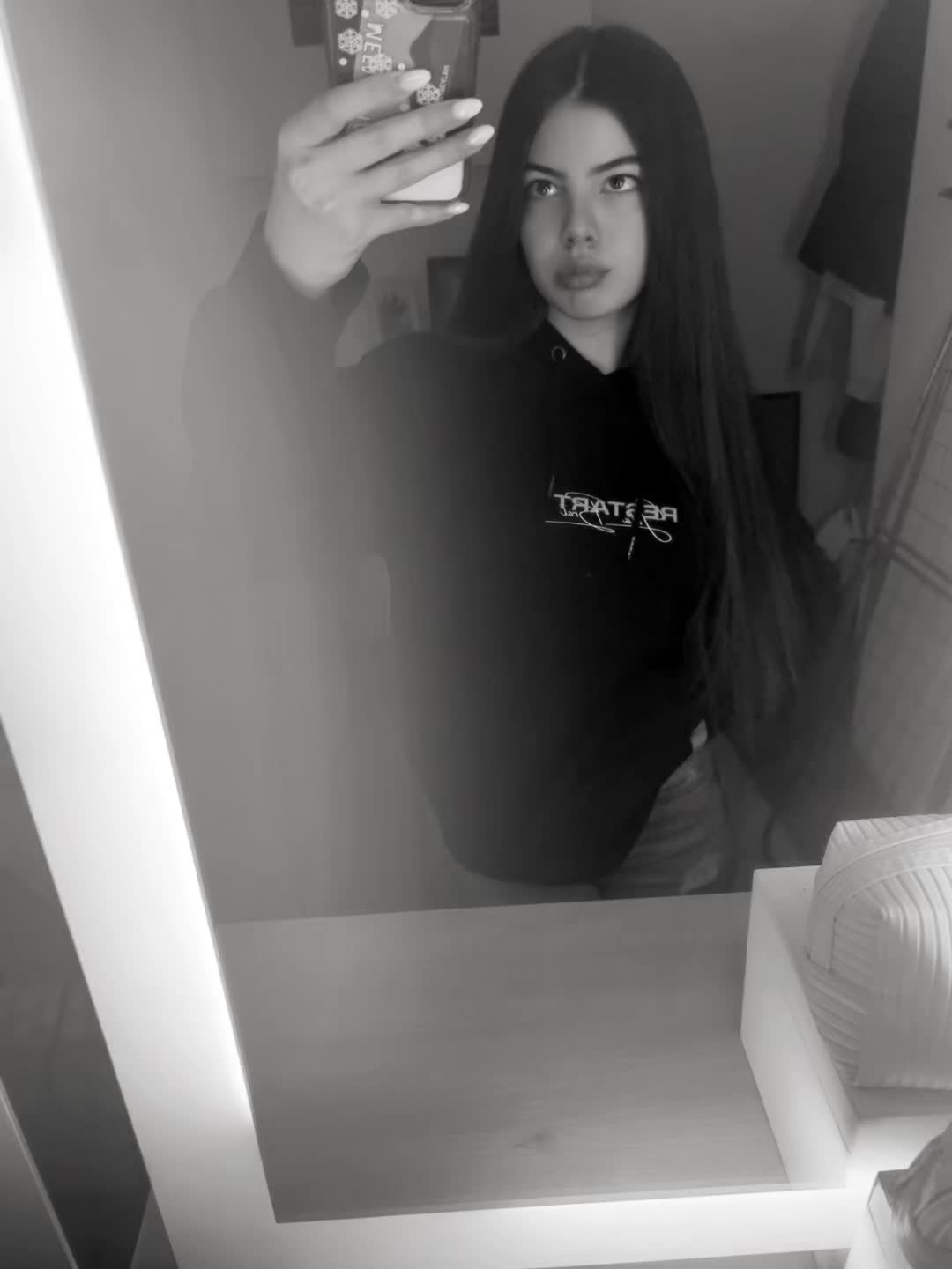 @𝐋 𝐚 𝐫 𝐚