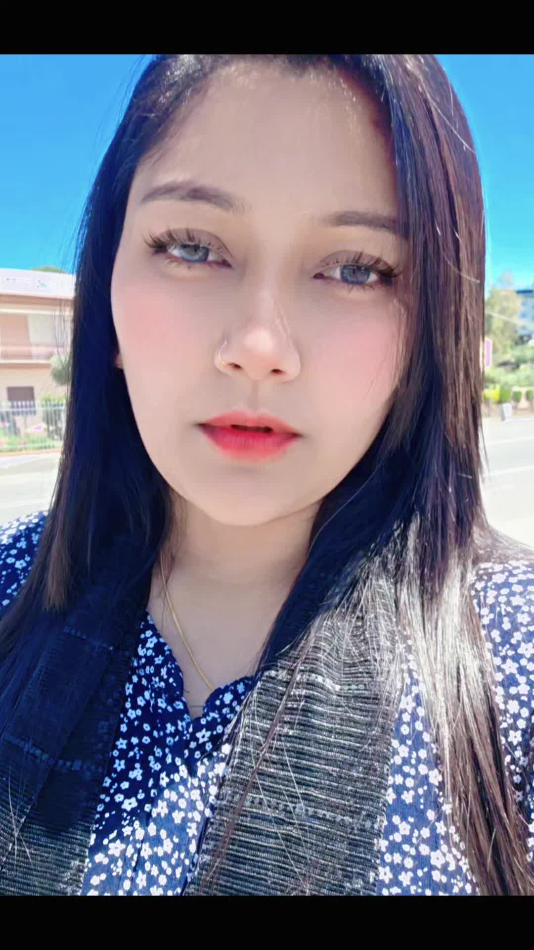@Luna
