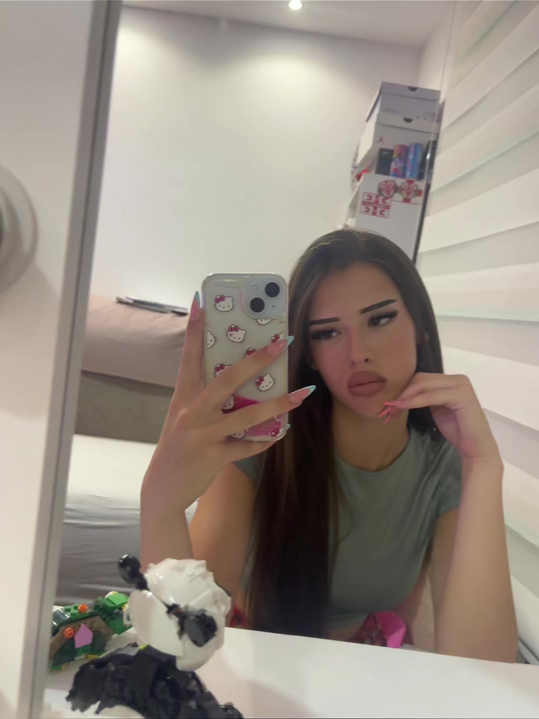 @𝐢𝐯𝐨𝐧𝐢𝐜𝐚