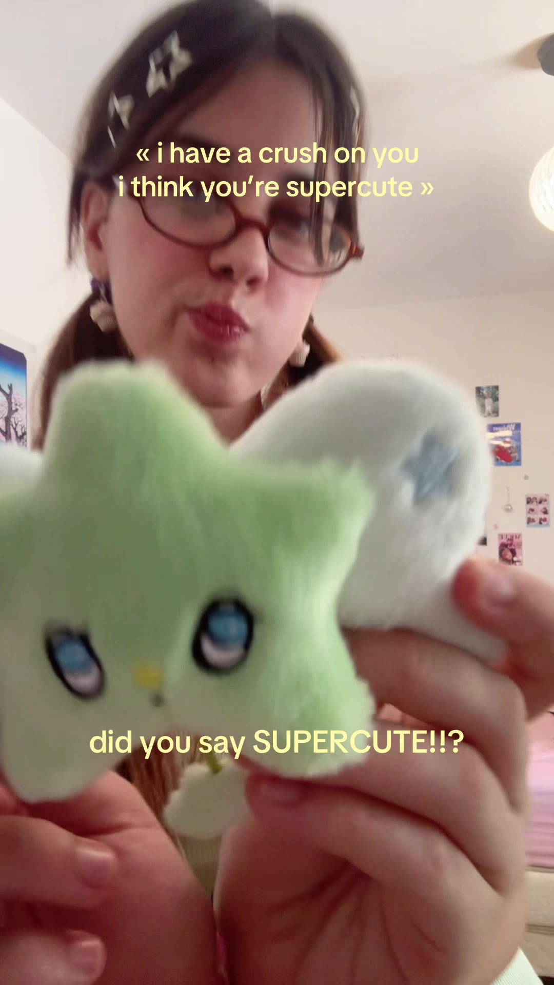 @leyley⁷ ς(>‿<.)