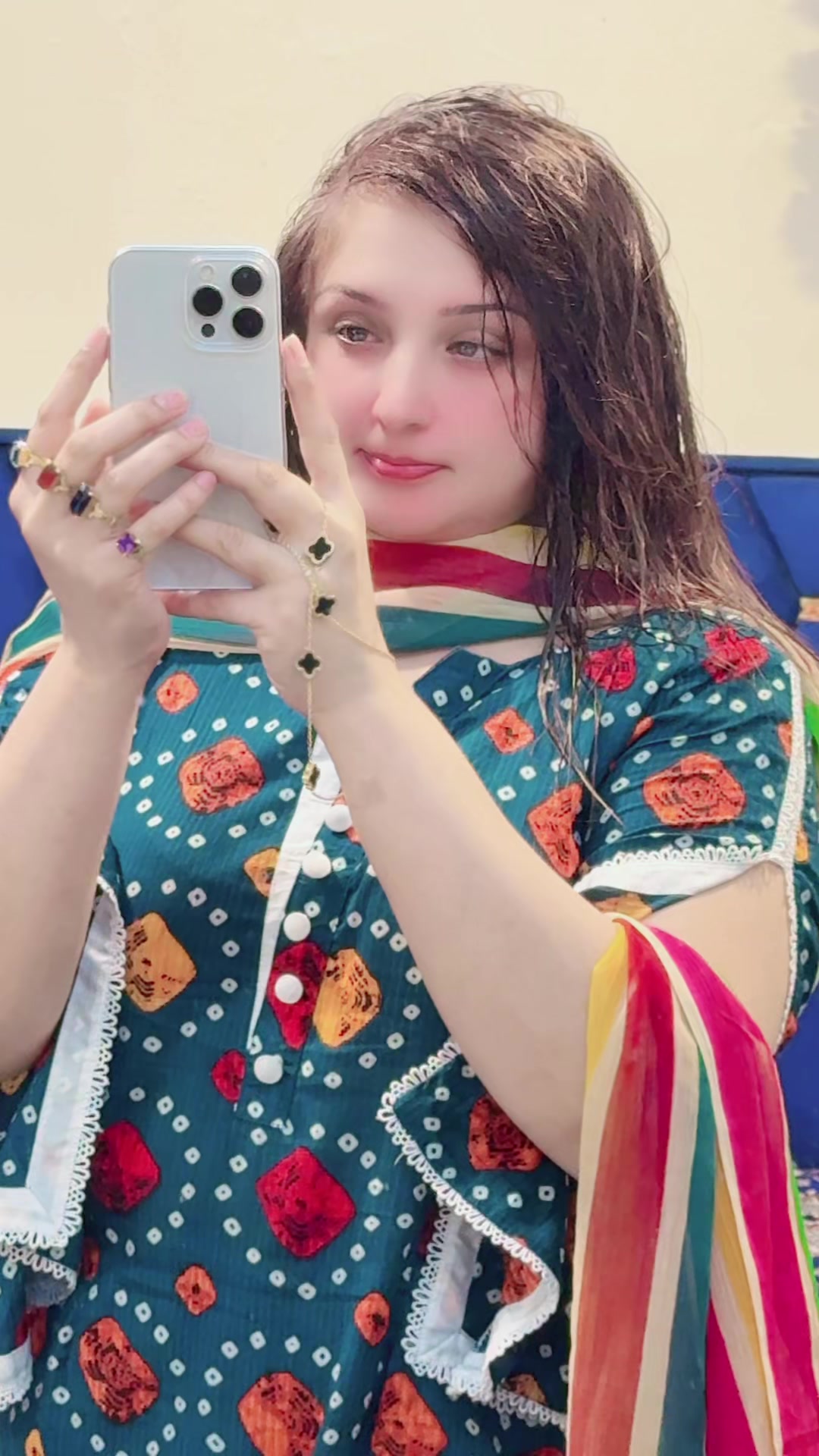 @zarosha_khan
