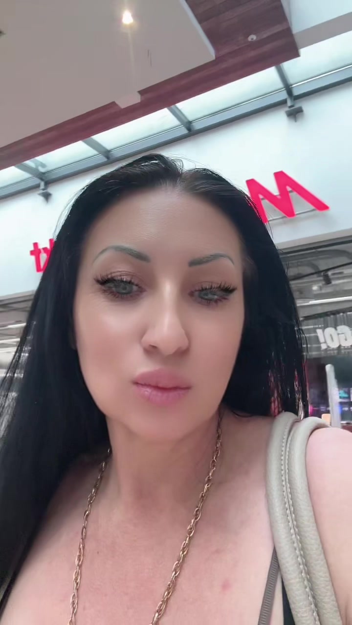 @Lara
