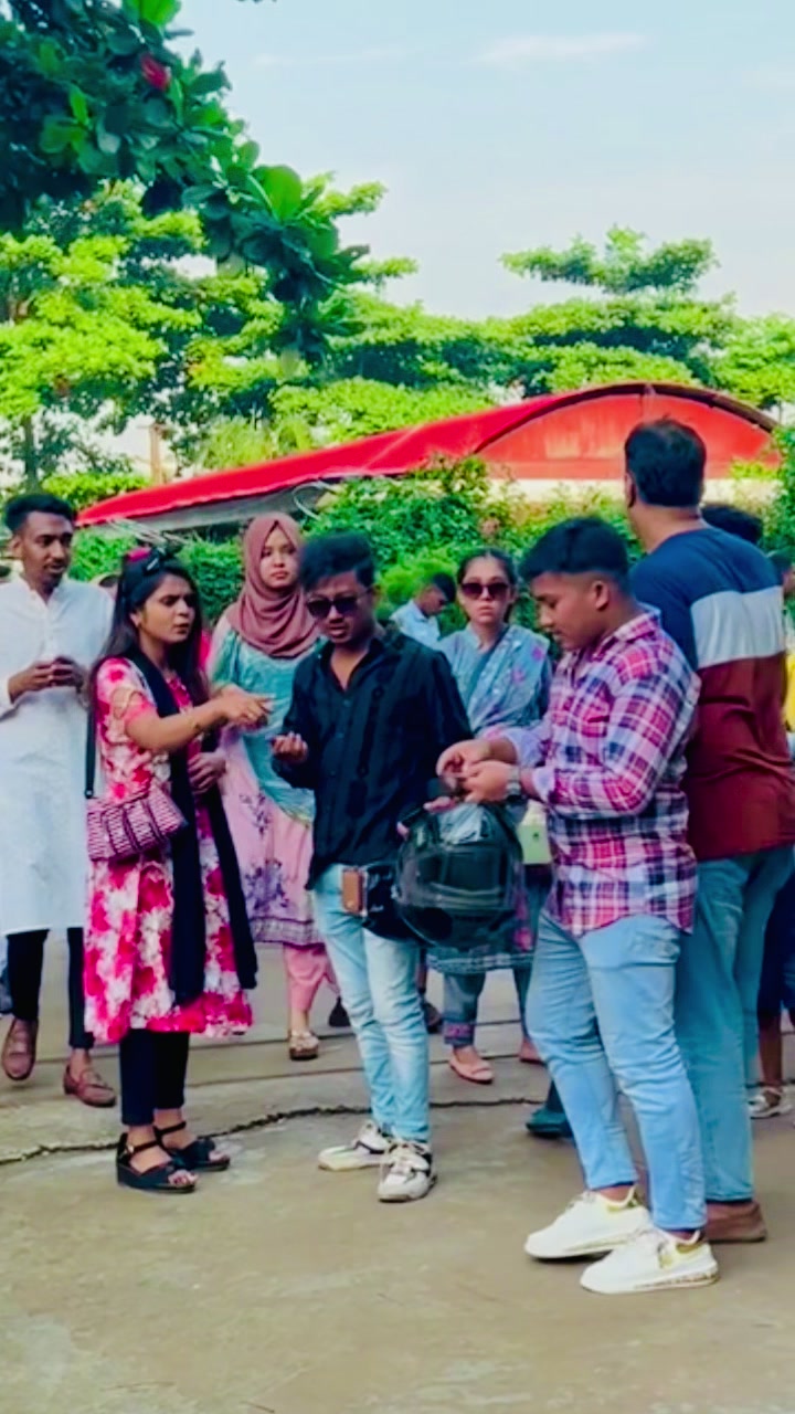 @মিস গোলাপি